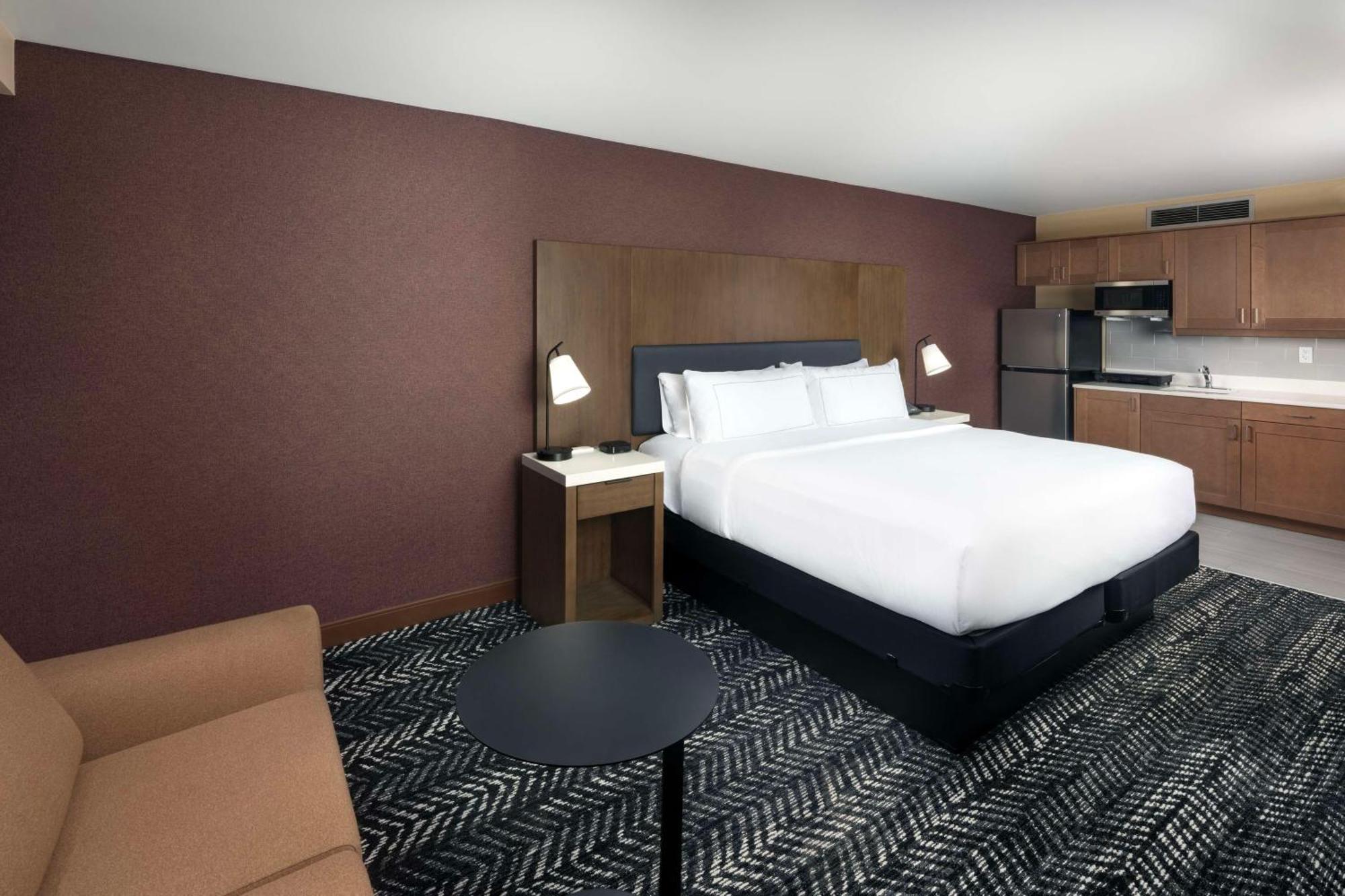 King Room with Kitchenette