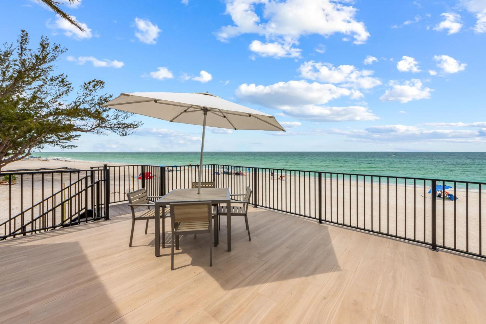 Beachfront Luxury 2 Bedroom Suite