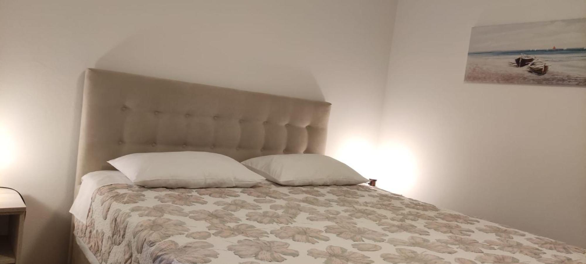 Doppel- oder Zweibettzimmer