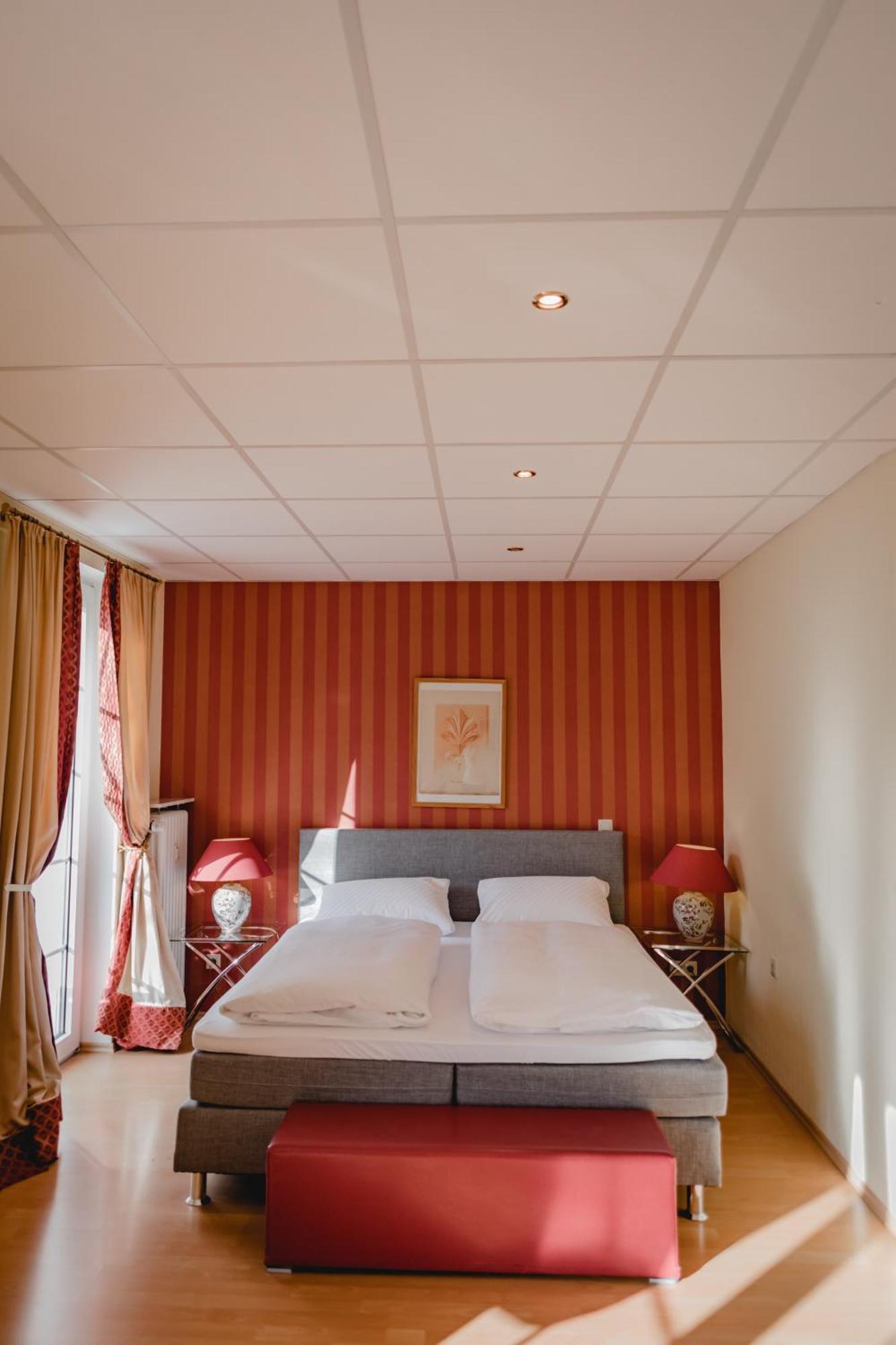 Deluxe Double Room,1668052820:JPEG
