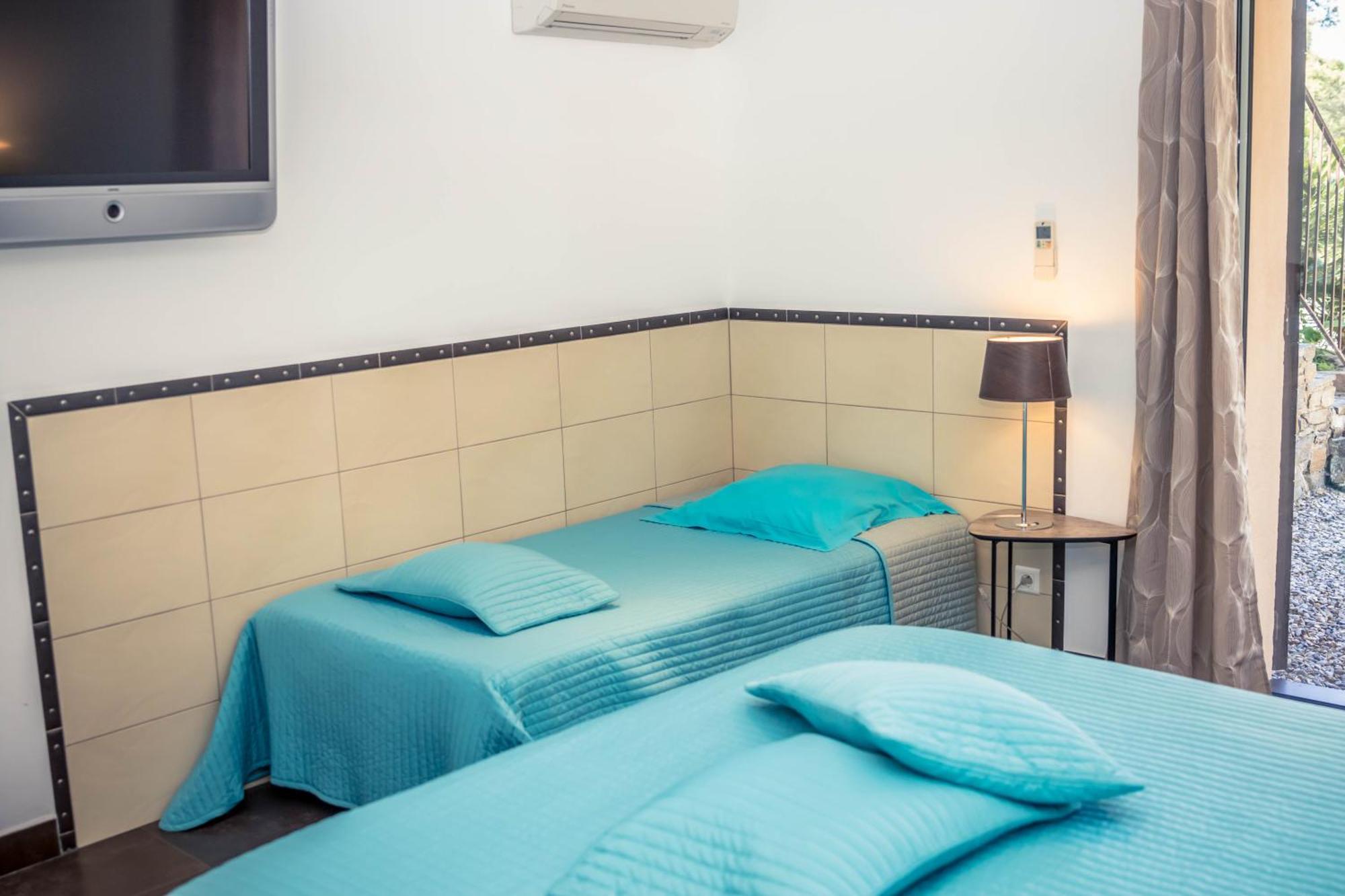 Chambre Triple Supérieure avec Terrasse