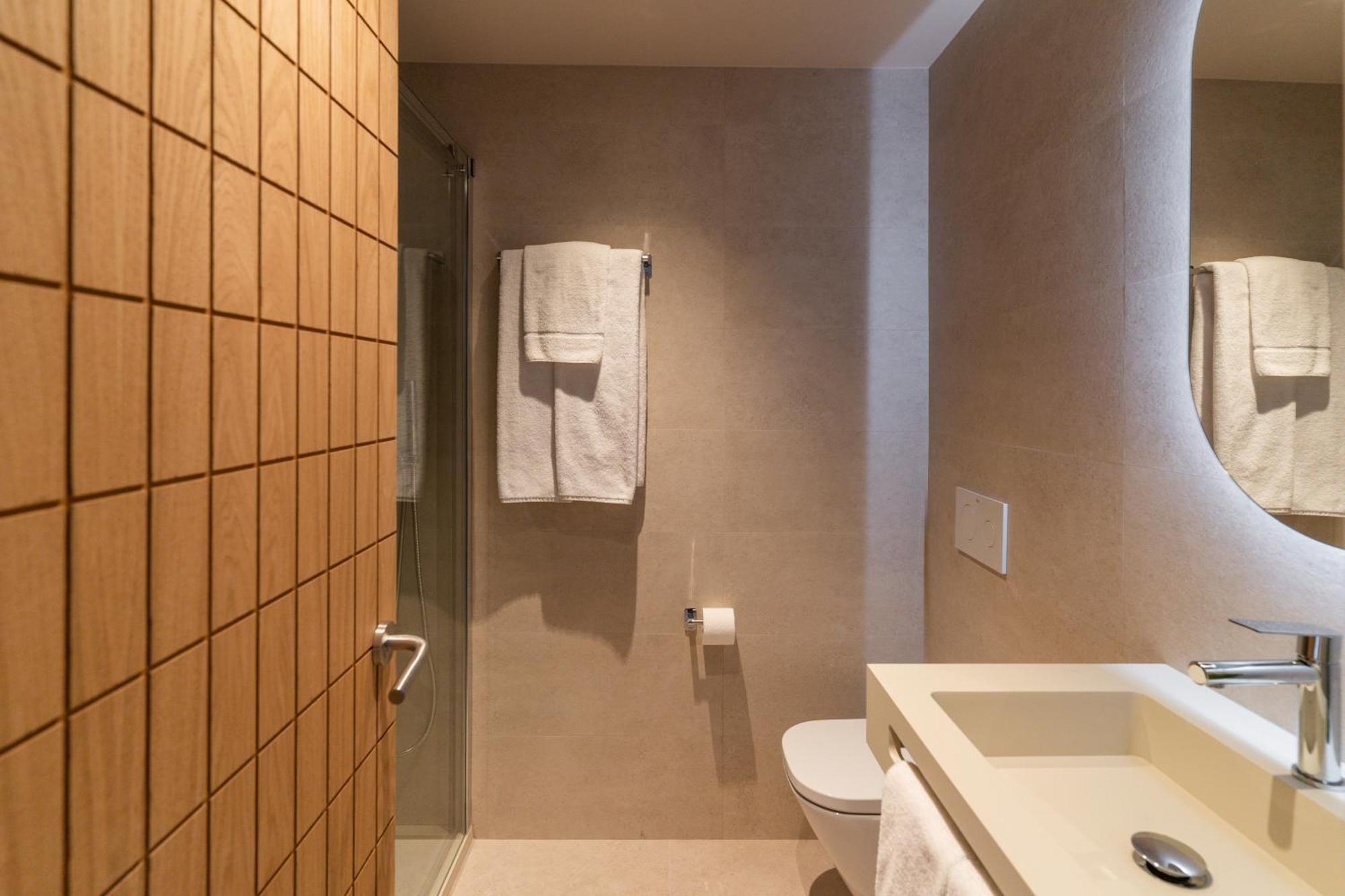 Double or Twin Room,1668061892:JPEG