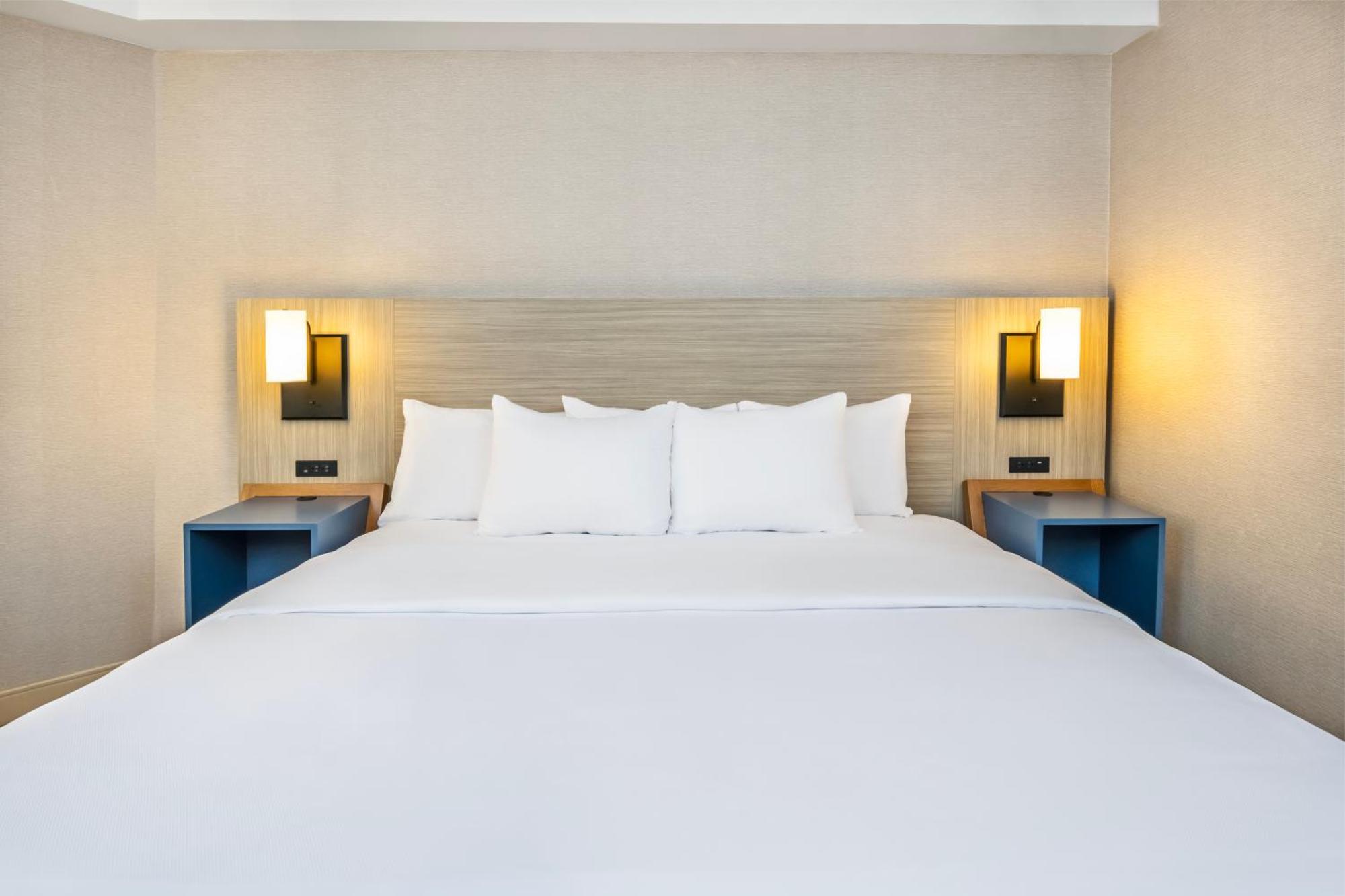 Chambre Lit King-Size de Luxe avec Canapé-Lit - Rez-de-Chaussée