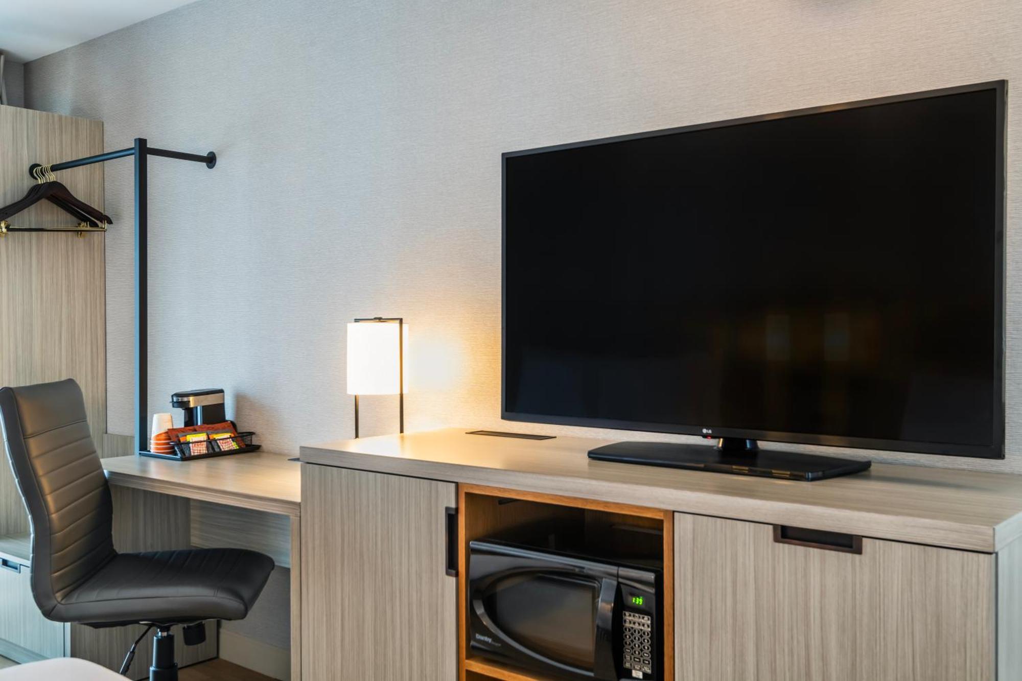 Chambre Lit Queen-Size Supérieure Accessible aux Personnes à Mobilité Réduite - Non-Fumeurs