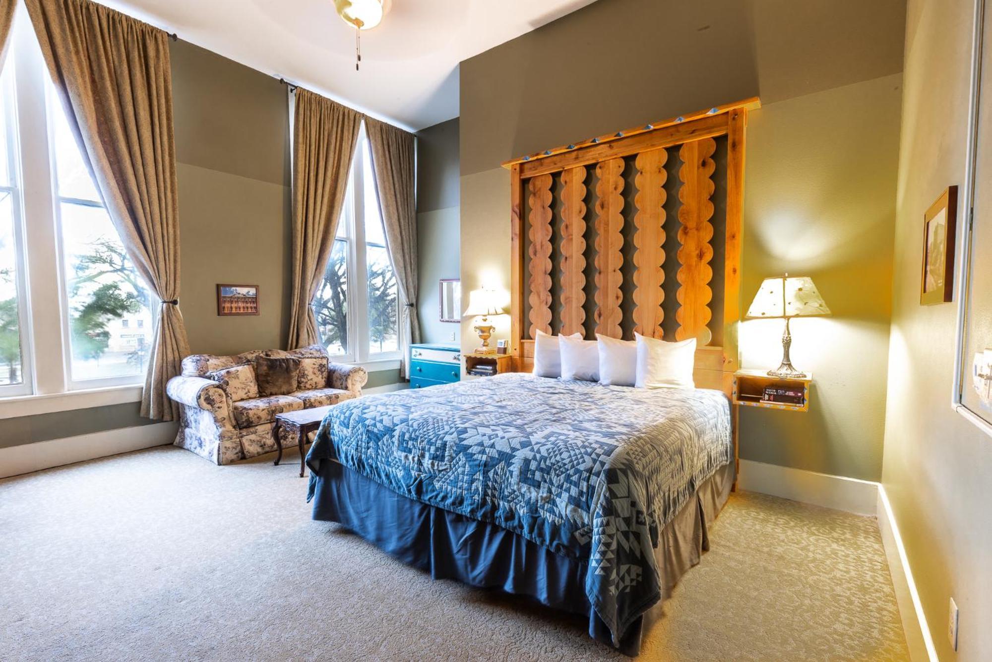 Deluxe Room,1668070535:JPEG