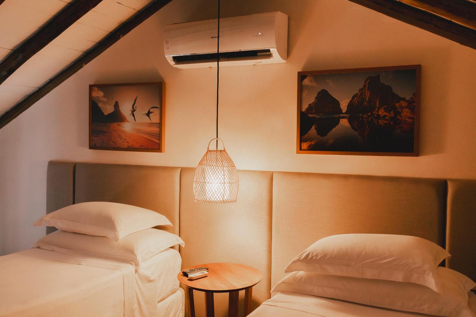 Deluxe Room with Balcony and Sea View,1669025381:JPEG