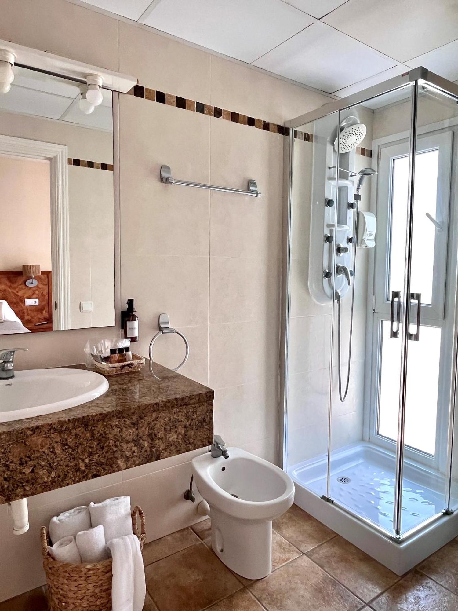 Double Room,1672568599:JPEG