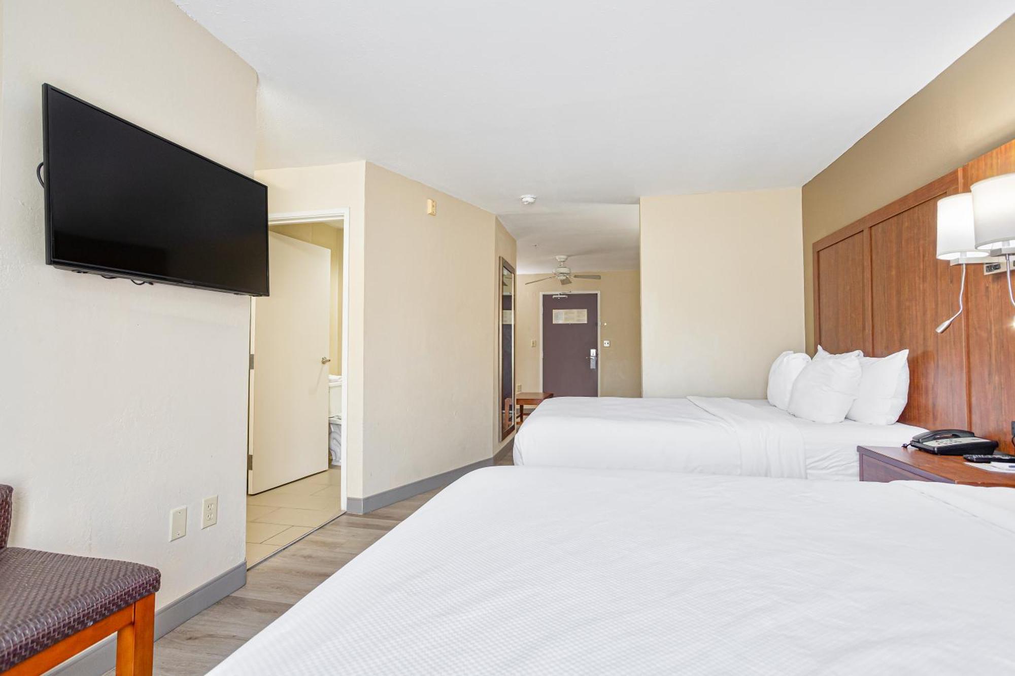 Queen Suite with Two Queen Beds and Shower - Non-Smoking