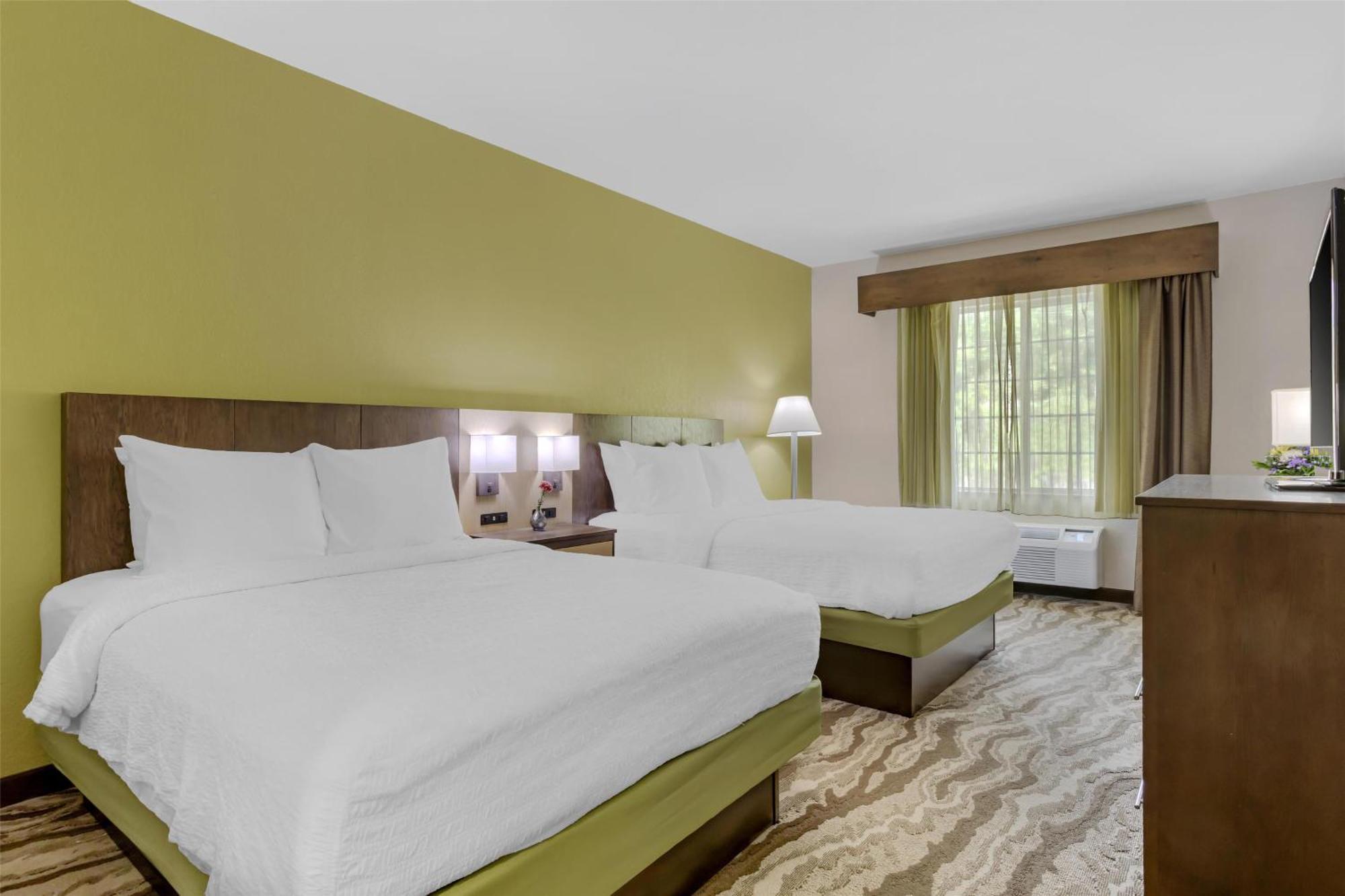 Queen Room with Two Queen Beds - Non-Smoking