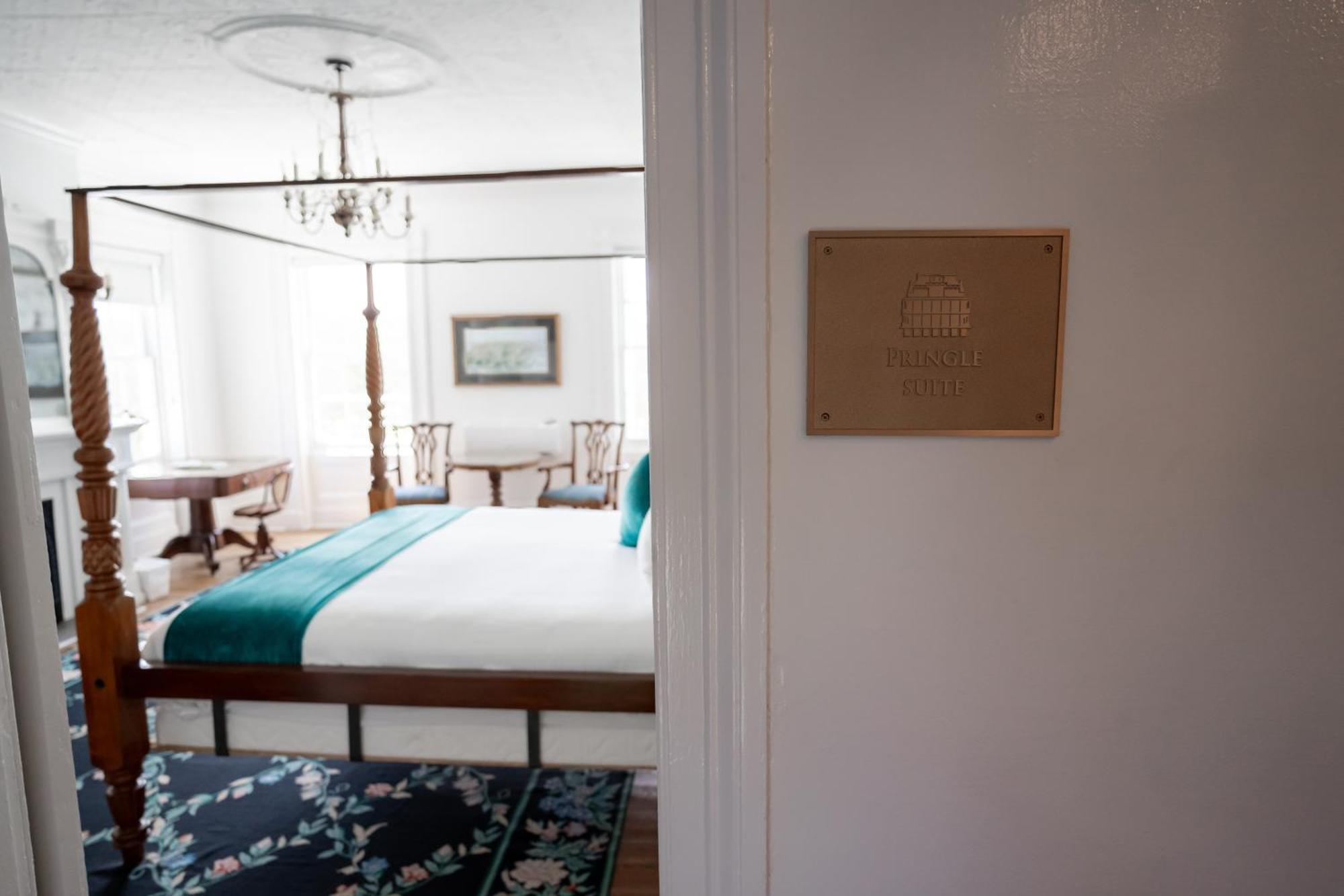 Pringle Suite