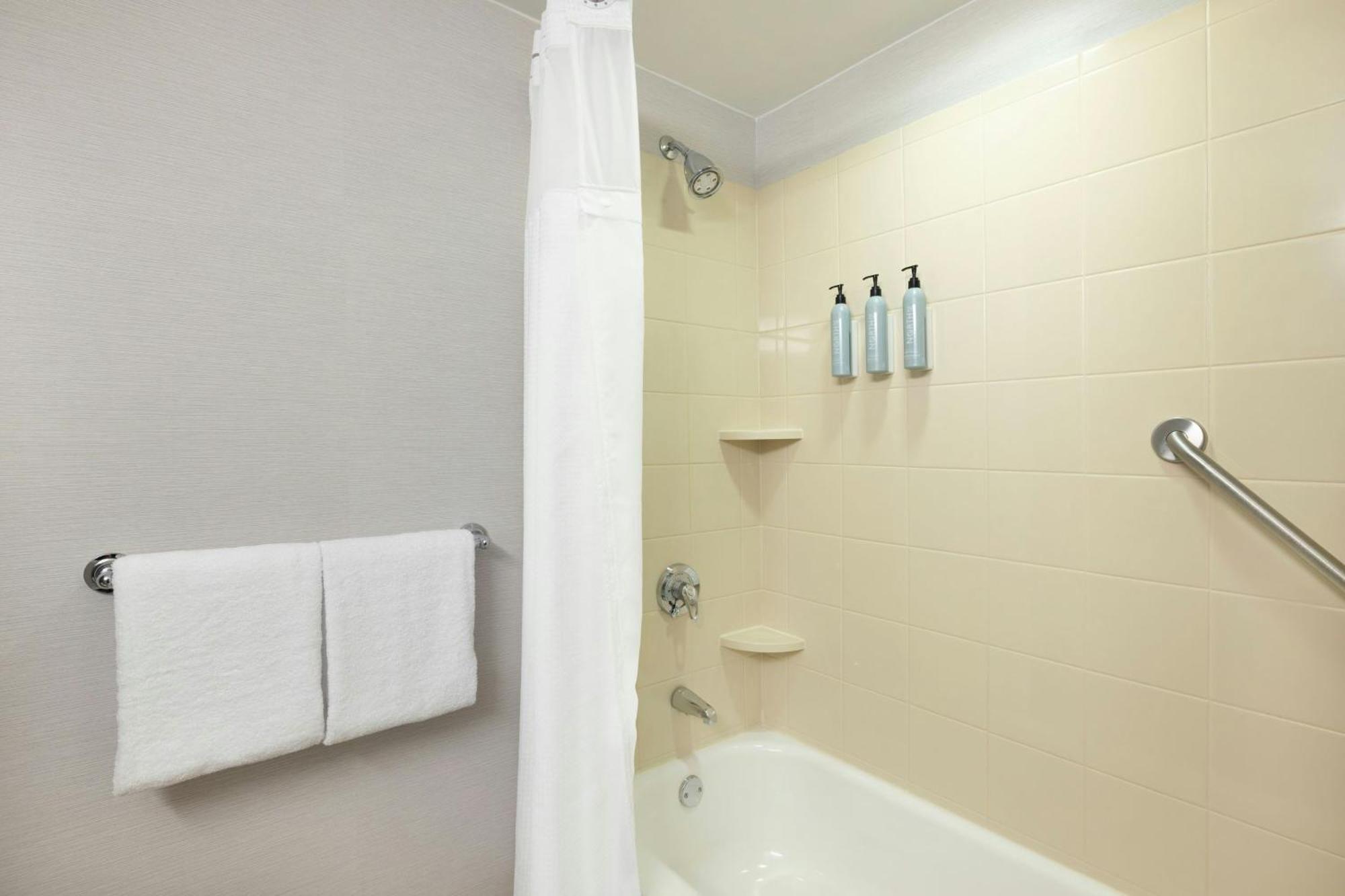 Deluxe Queen Room with Two Queen Beds