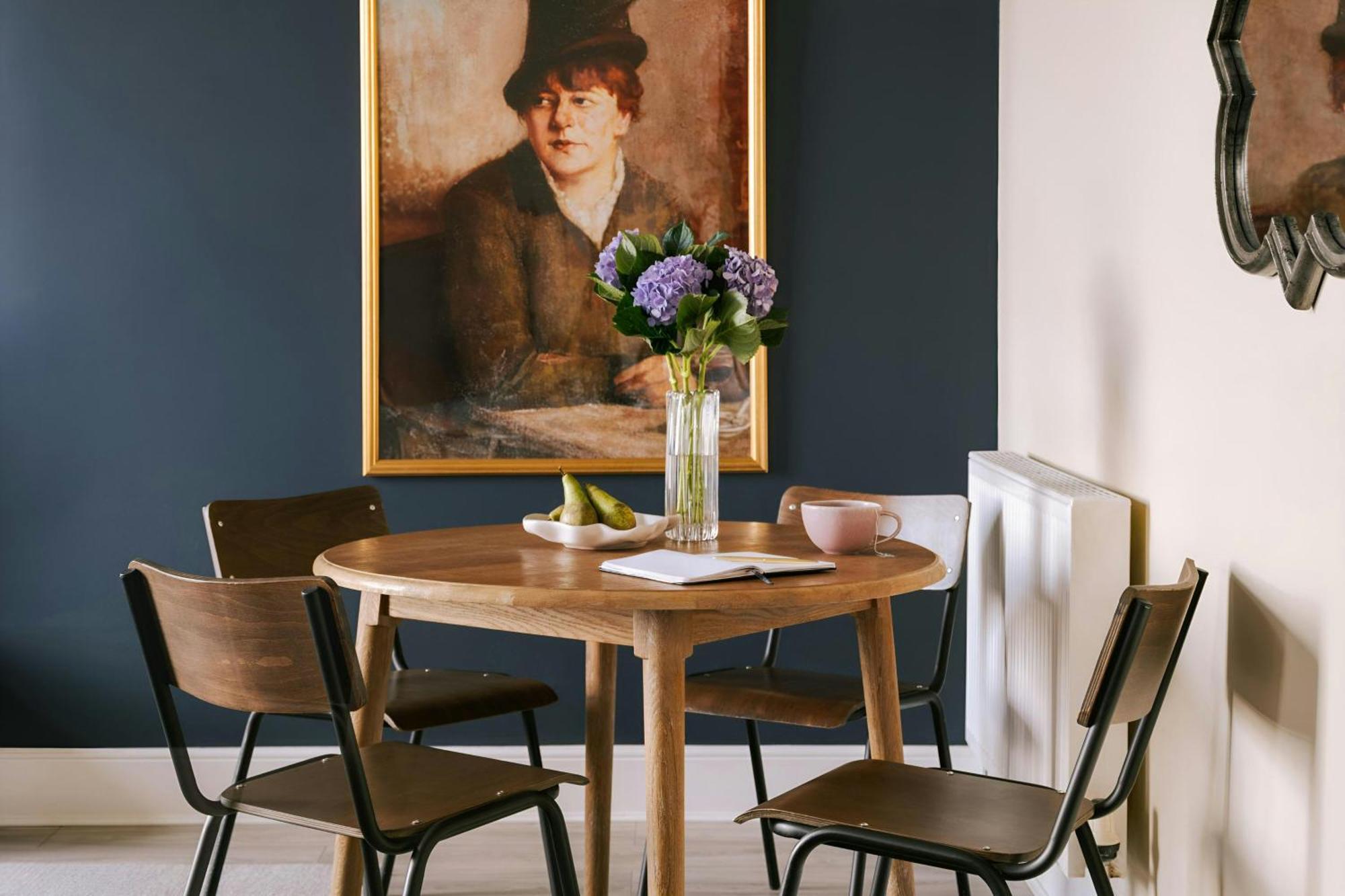 Suite com 2 Quartos e Vista Jardim