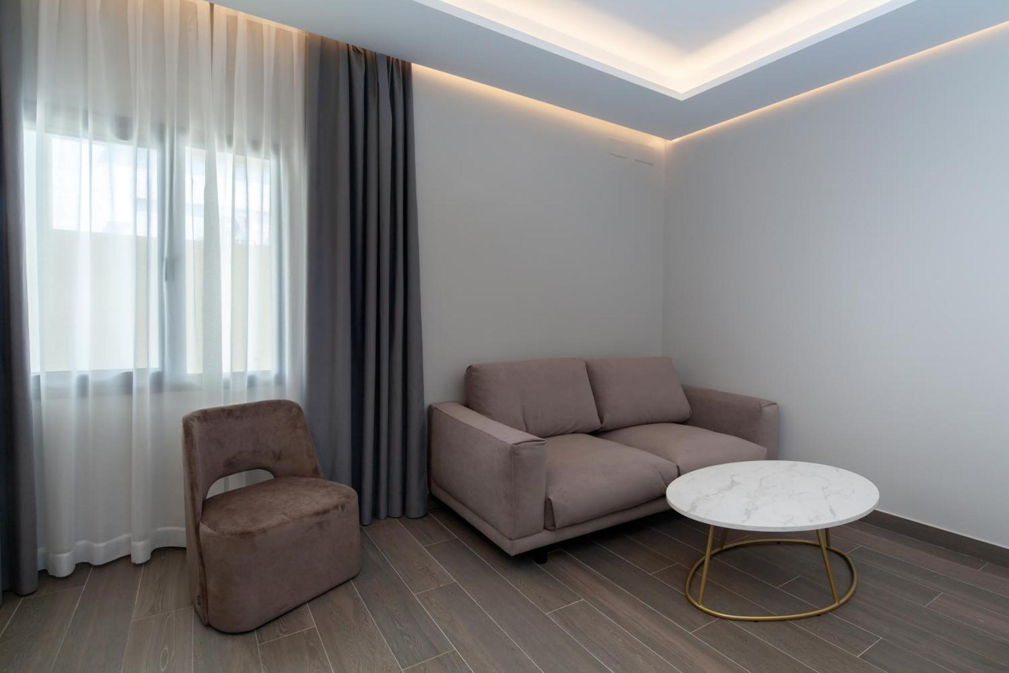 Junior Suite,1672567501:JPEG