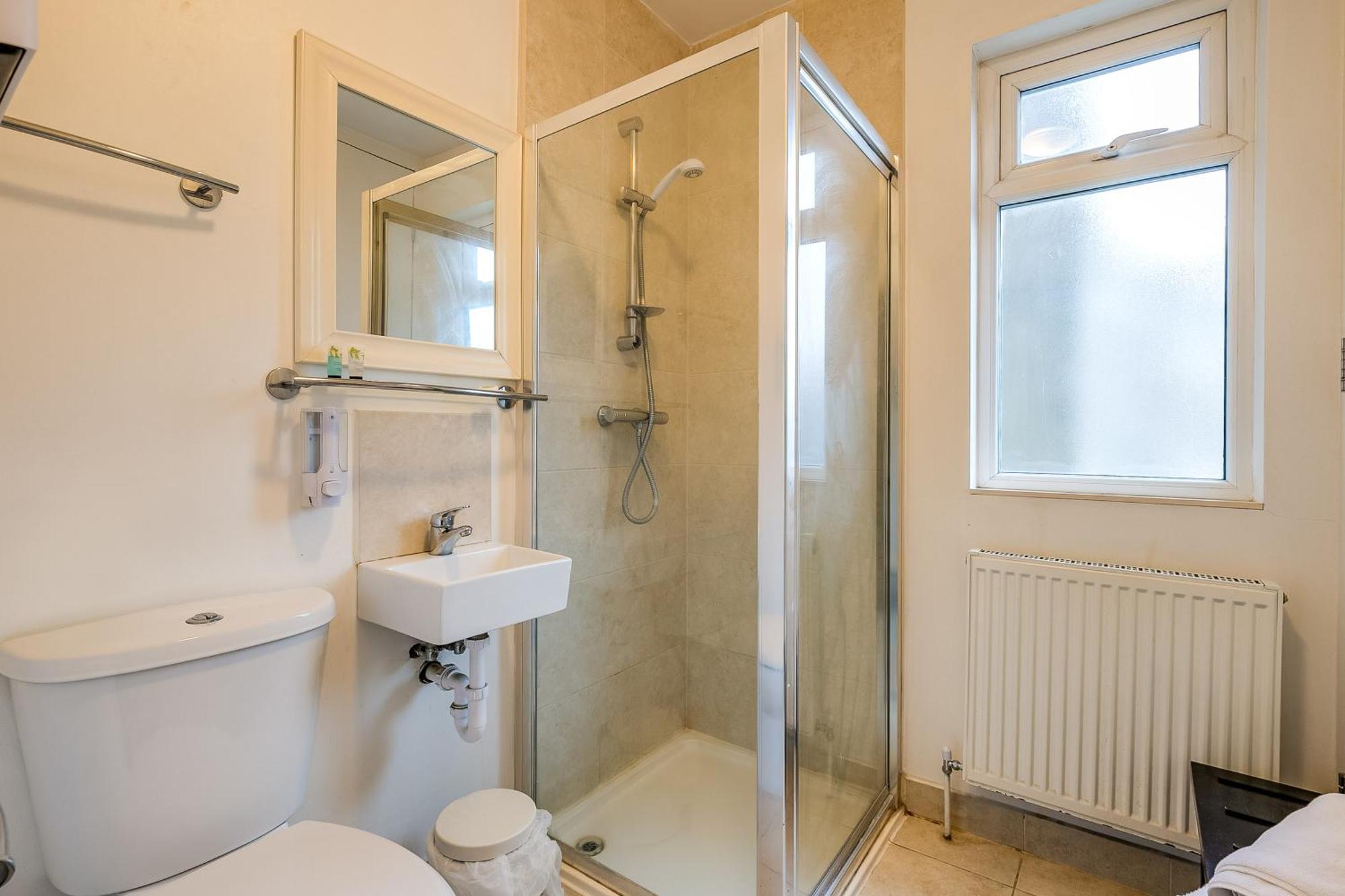 Camera Singola con Bagno in Comune