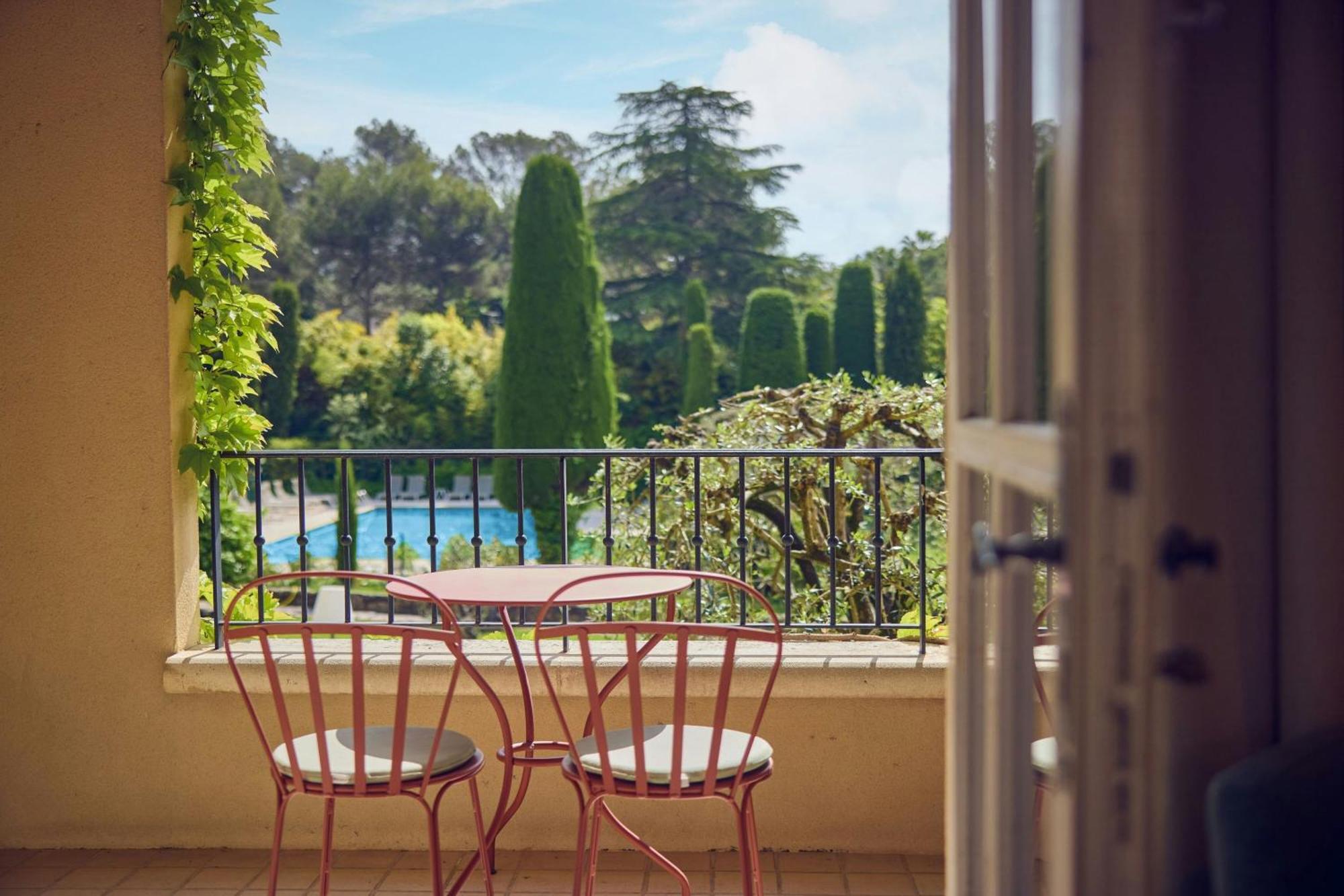 Chambre Lits Jumeaux Supérieure avec Balcon et Vue sur le Jardin