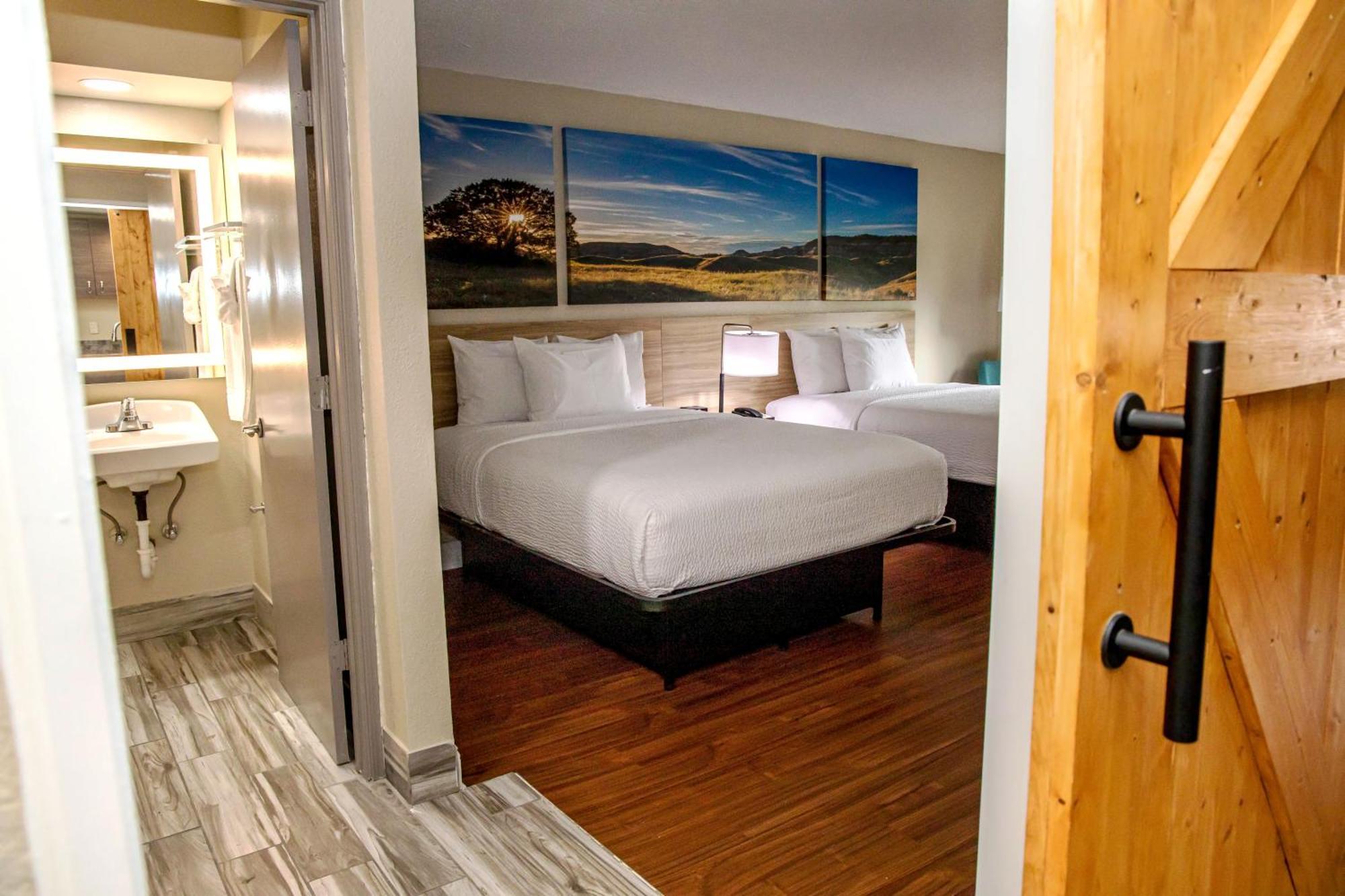 Queen Room with Two Queen Beds - Non-Smoking