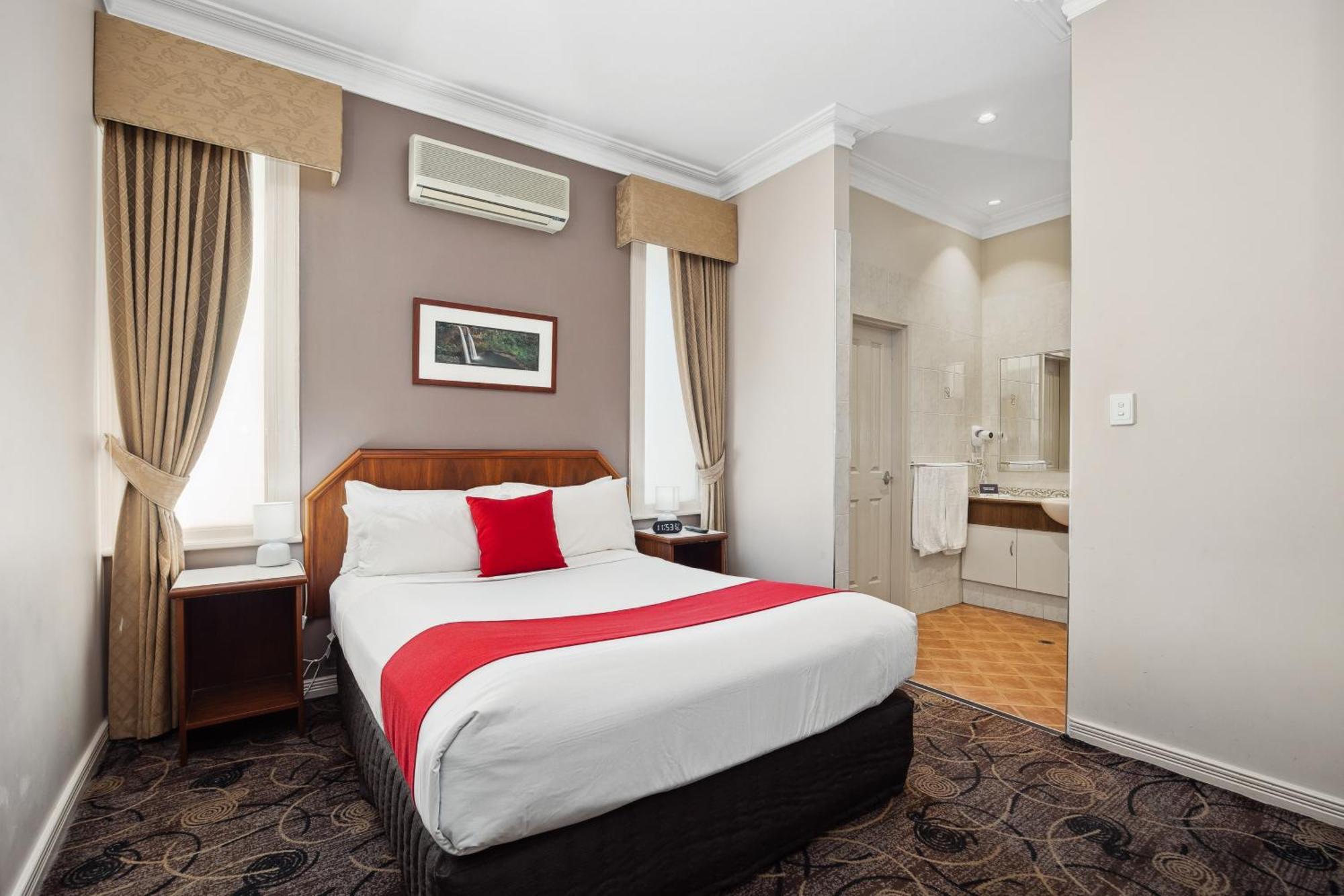 Chambre Lit Queen-Size Deluxe