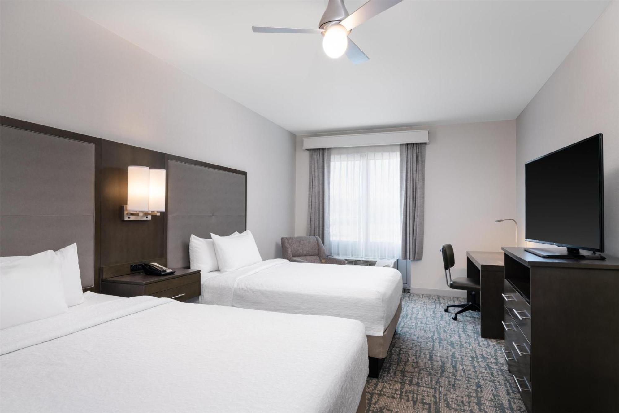 One-Bedroom Queen Suite with Two Queen Beds - Non-Smoking