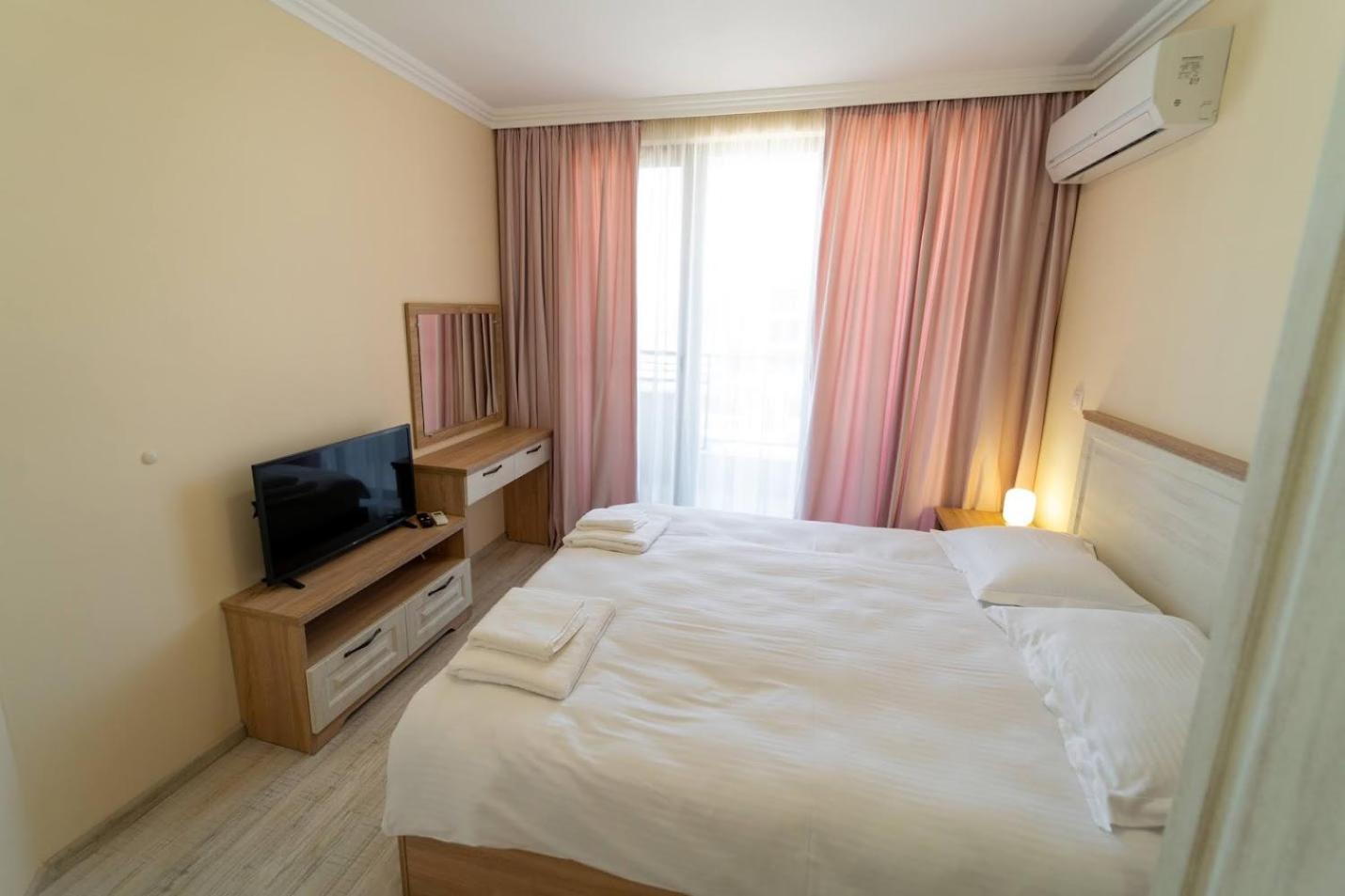 Apartment mit 2 Schlafzimmern und seitlichem Meerblick (6 Erwachsene)