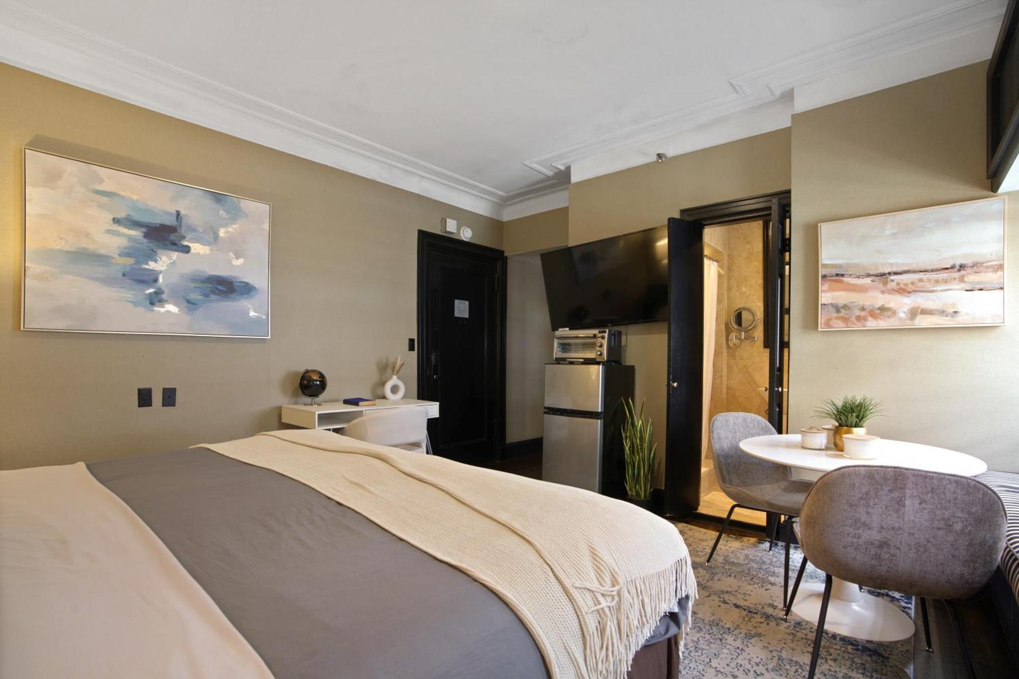 Two-Room Apartment,1674996853:JPEG