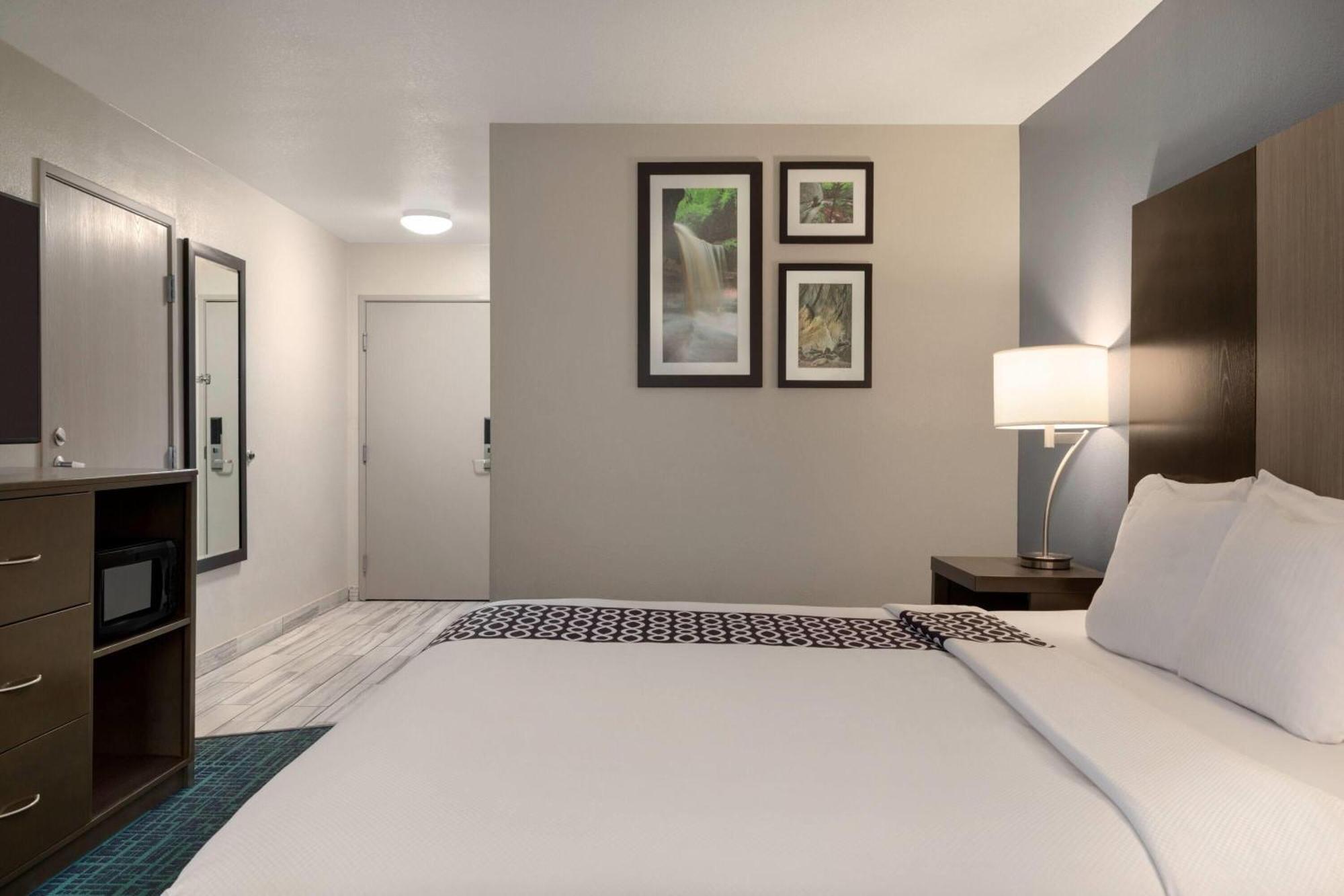 King Room - Mobility Accessible/Non-Smoking