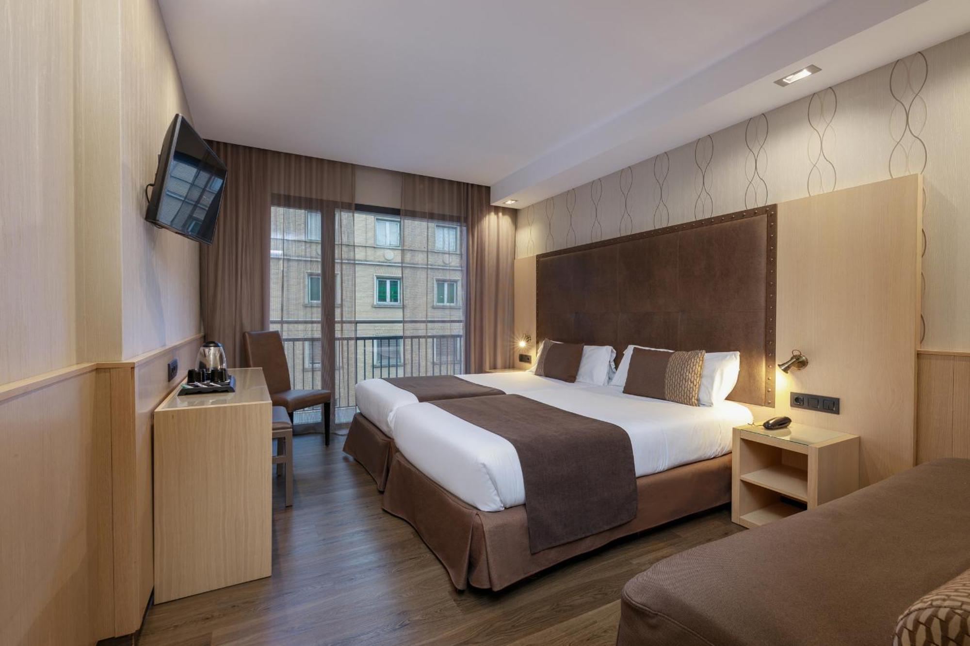 Triple Room,1677854343:JPEG