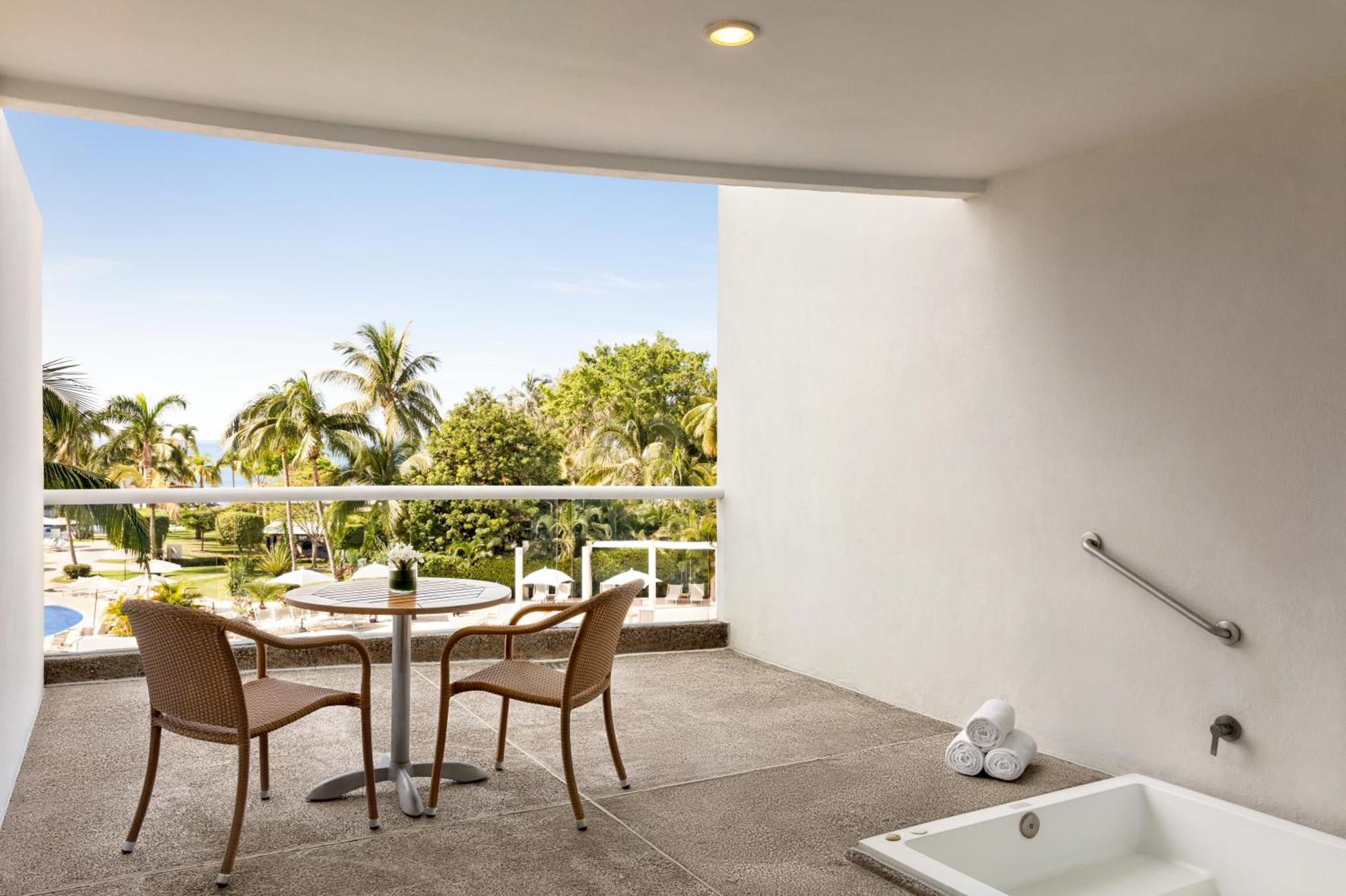 Junior Suite, Partial Ocean View, 1 King