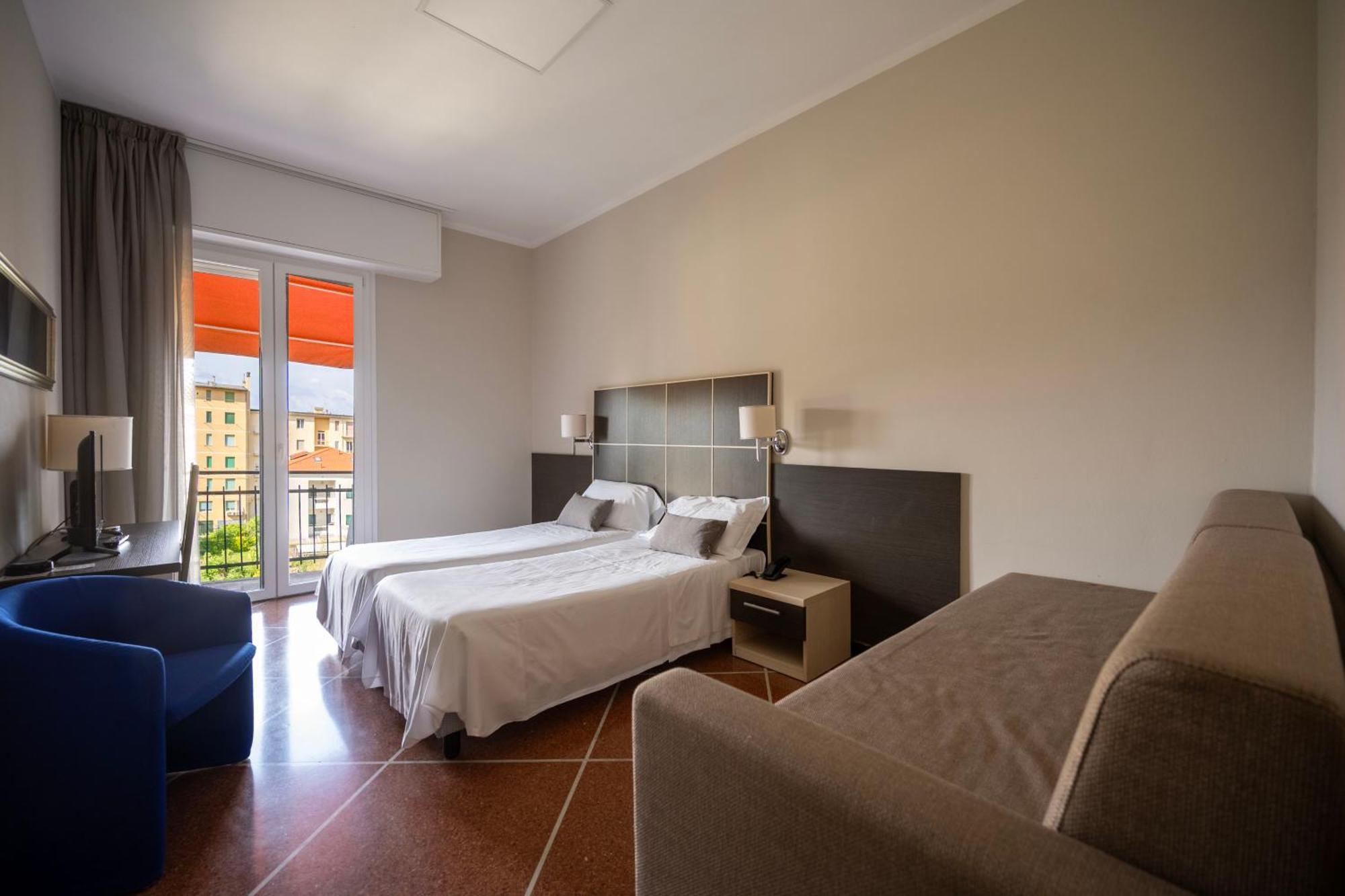 Camera Familiare con Balcone