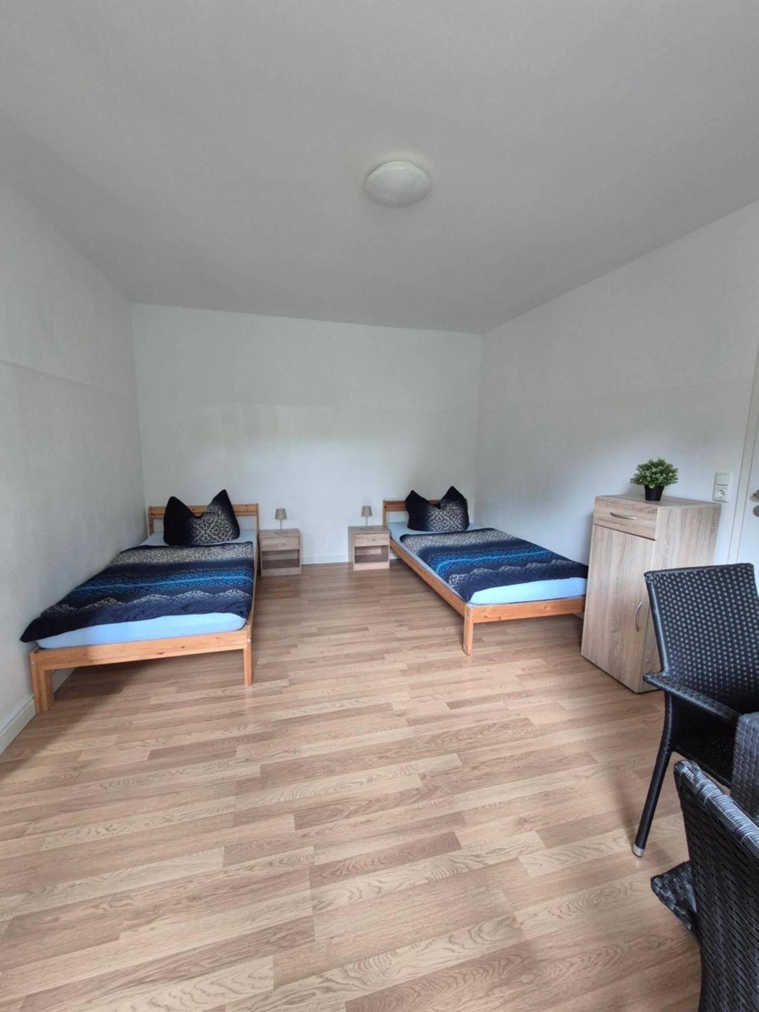 Kleine Tweepersoonskamer met 2 Aparte Bedden