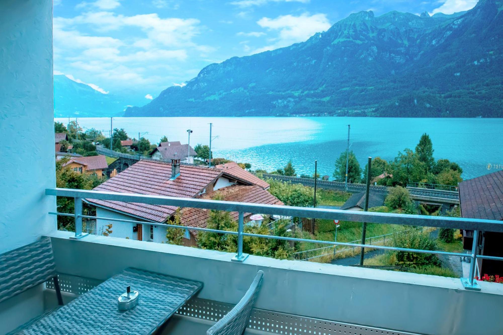 Camera Matrimoniale Deluxe con Balcone e Vista Lago