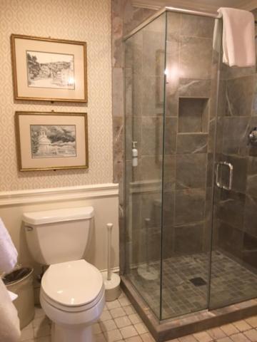 Luxury King Suite,1680580071:JPEG
