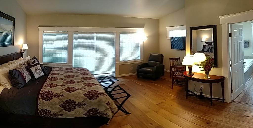 King Suite with Balcony