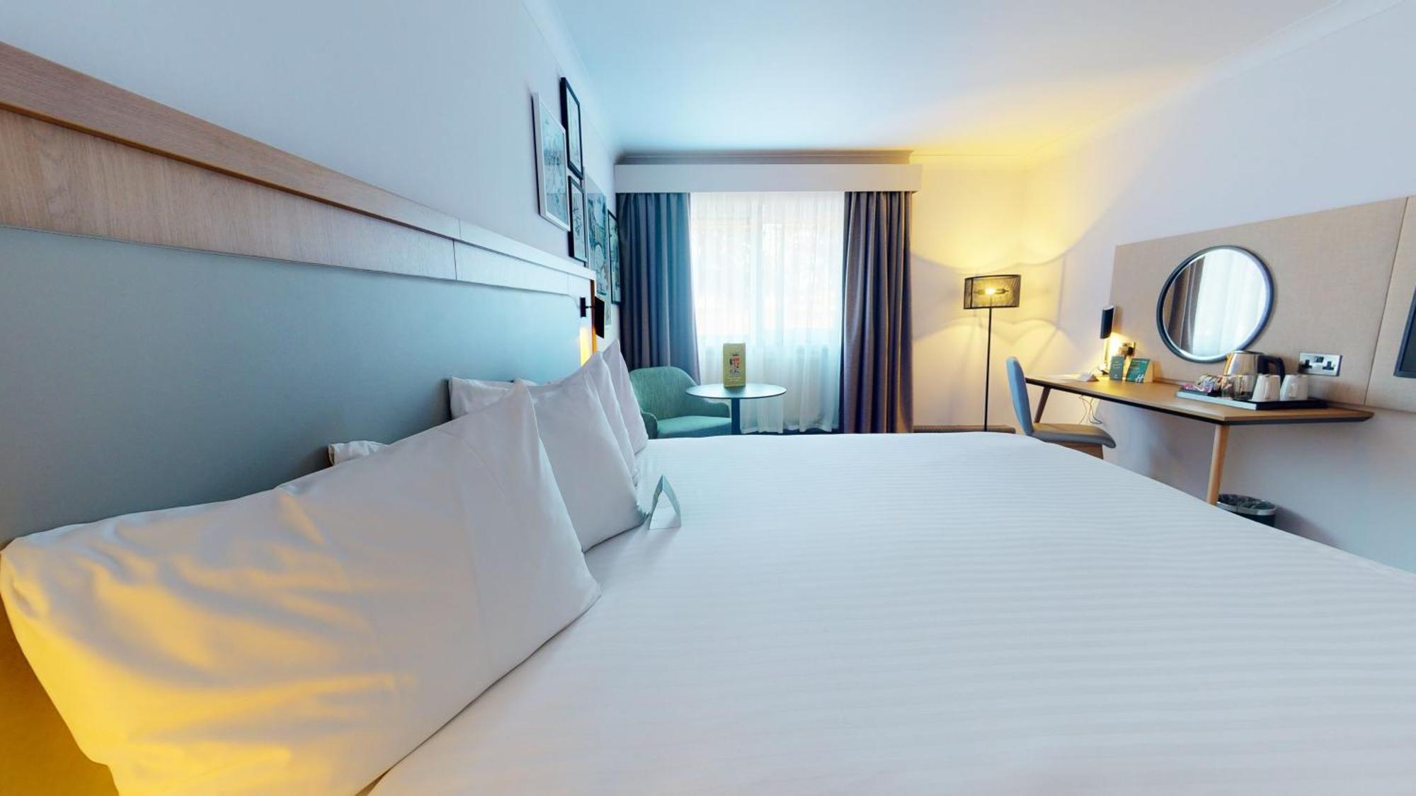 Standard Zimmer mit Kingsize-Bett