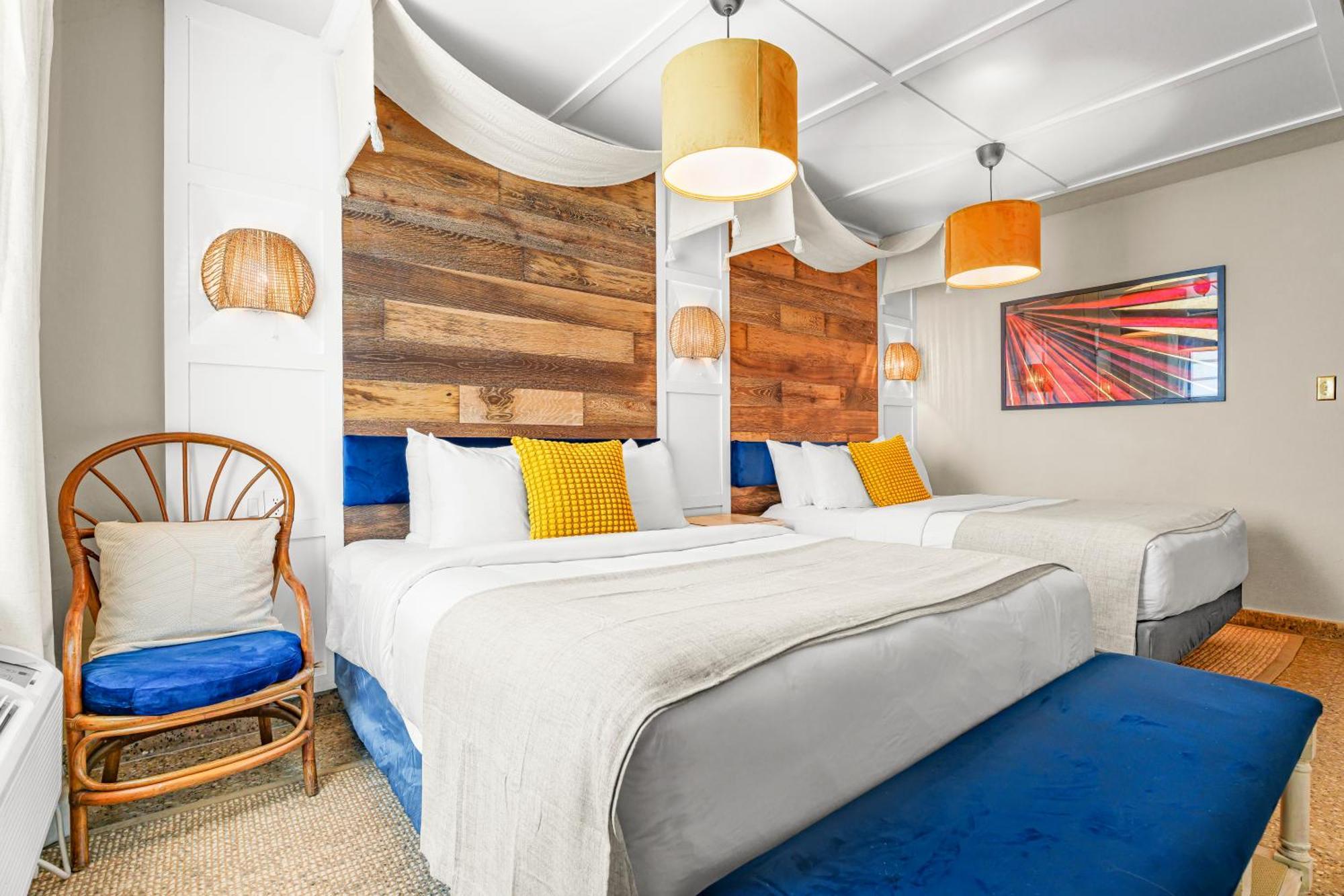 Quarto Duplo