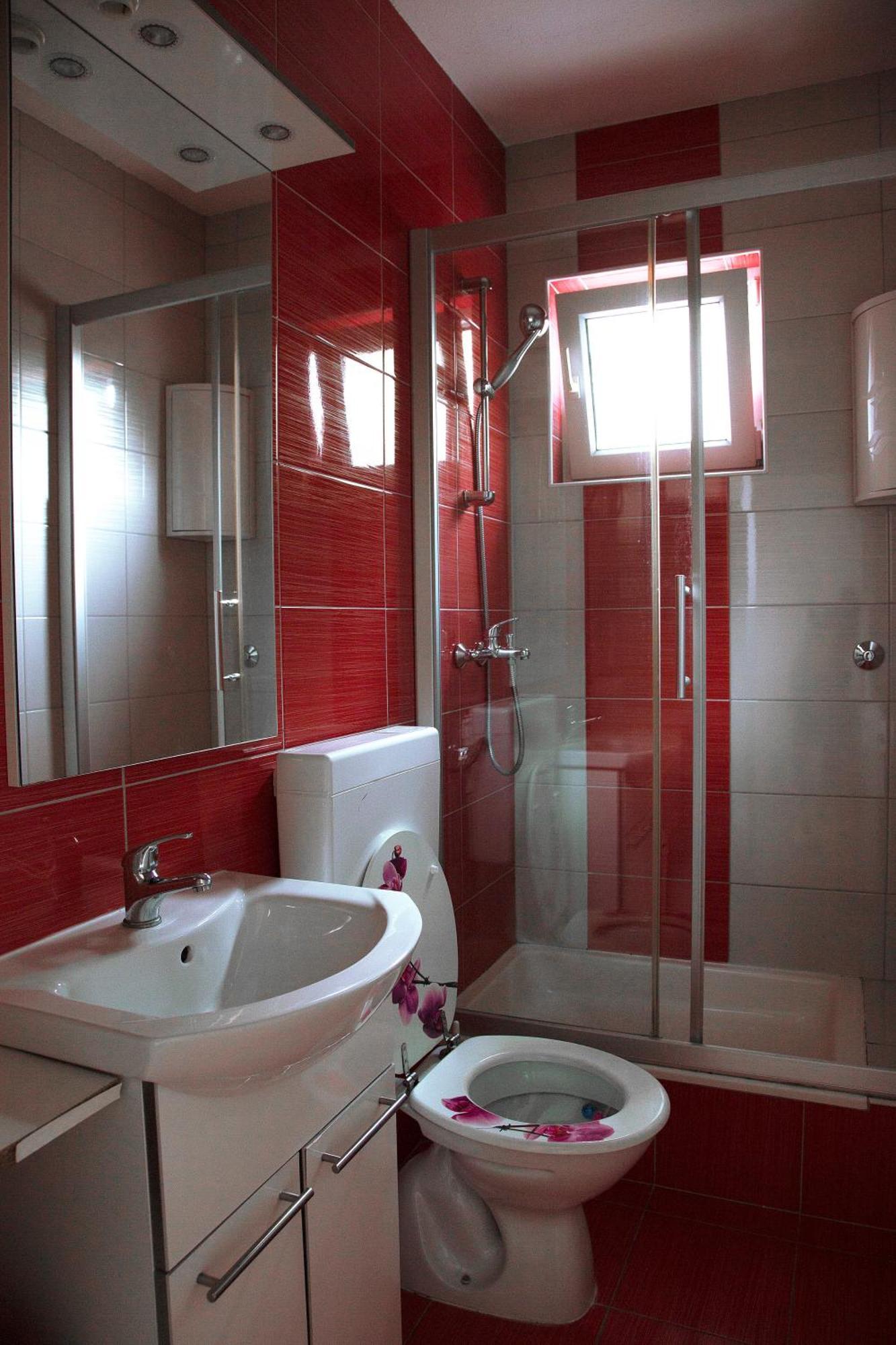 Kleines Zweibettzimmer