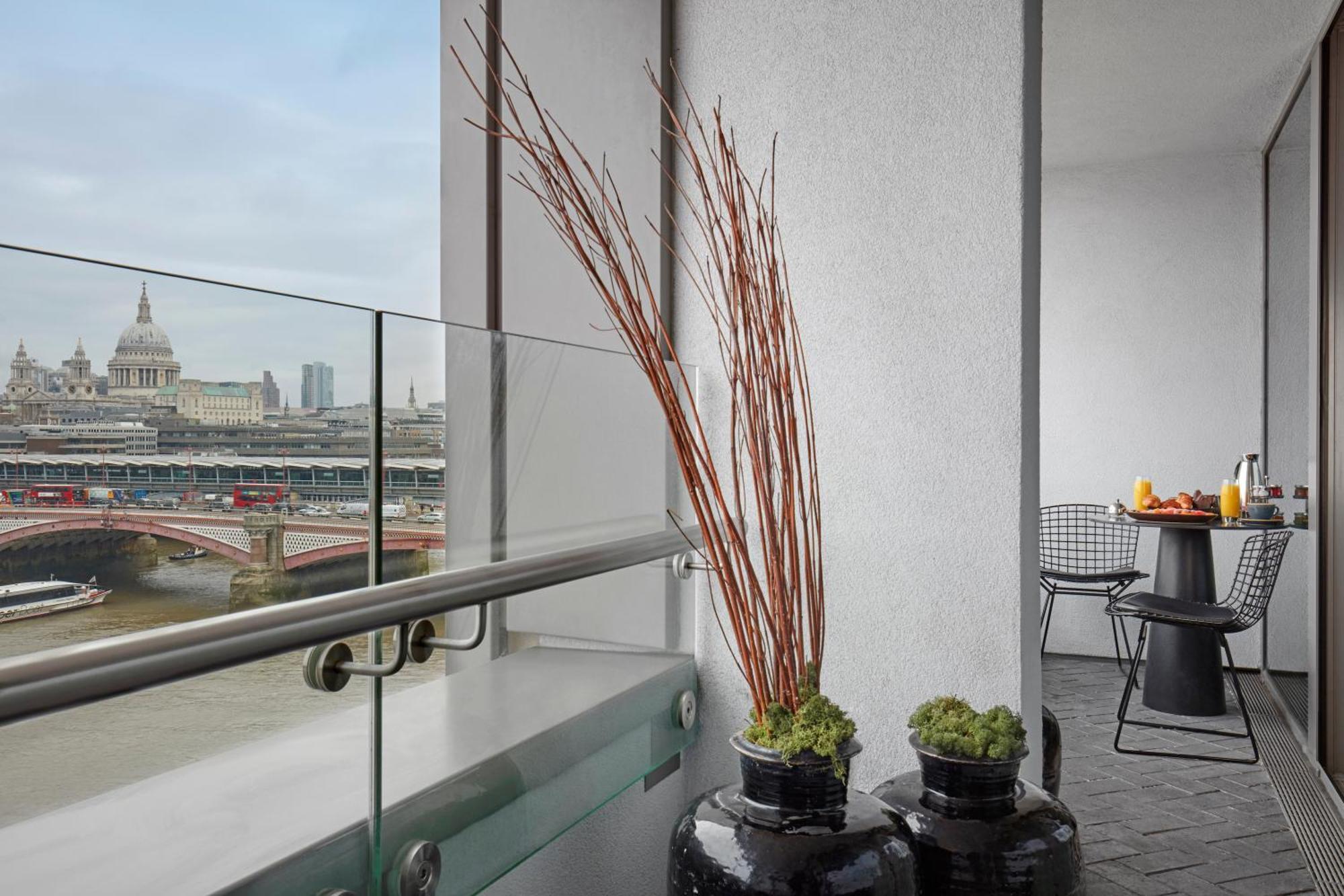 Riverview-Suite mit Balkon