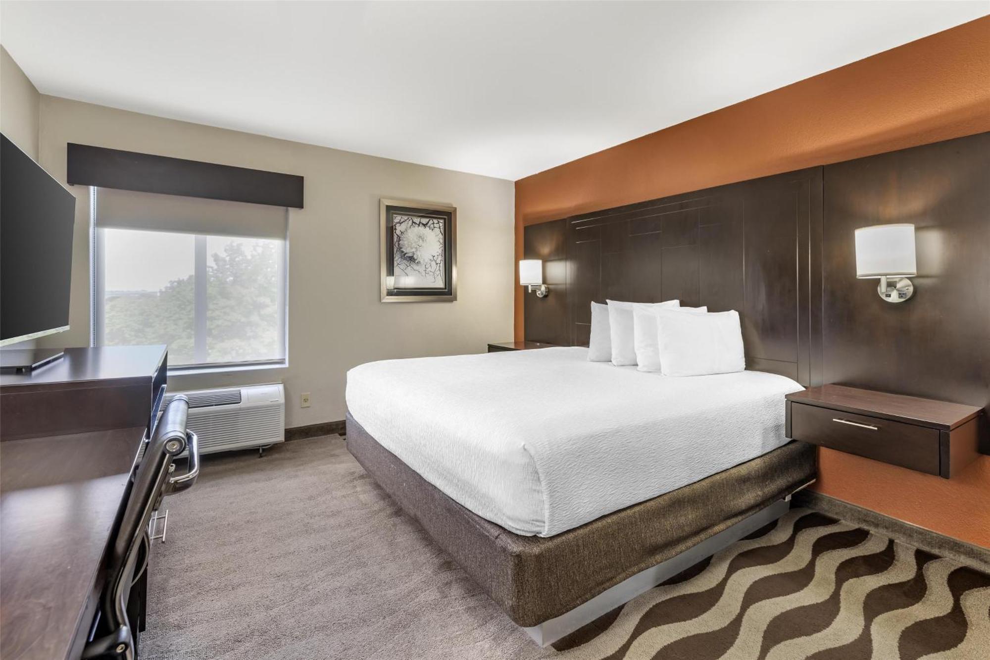 King Suite with Sofa Bed - Non-Smoking
