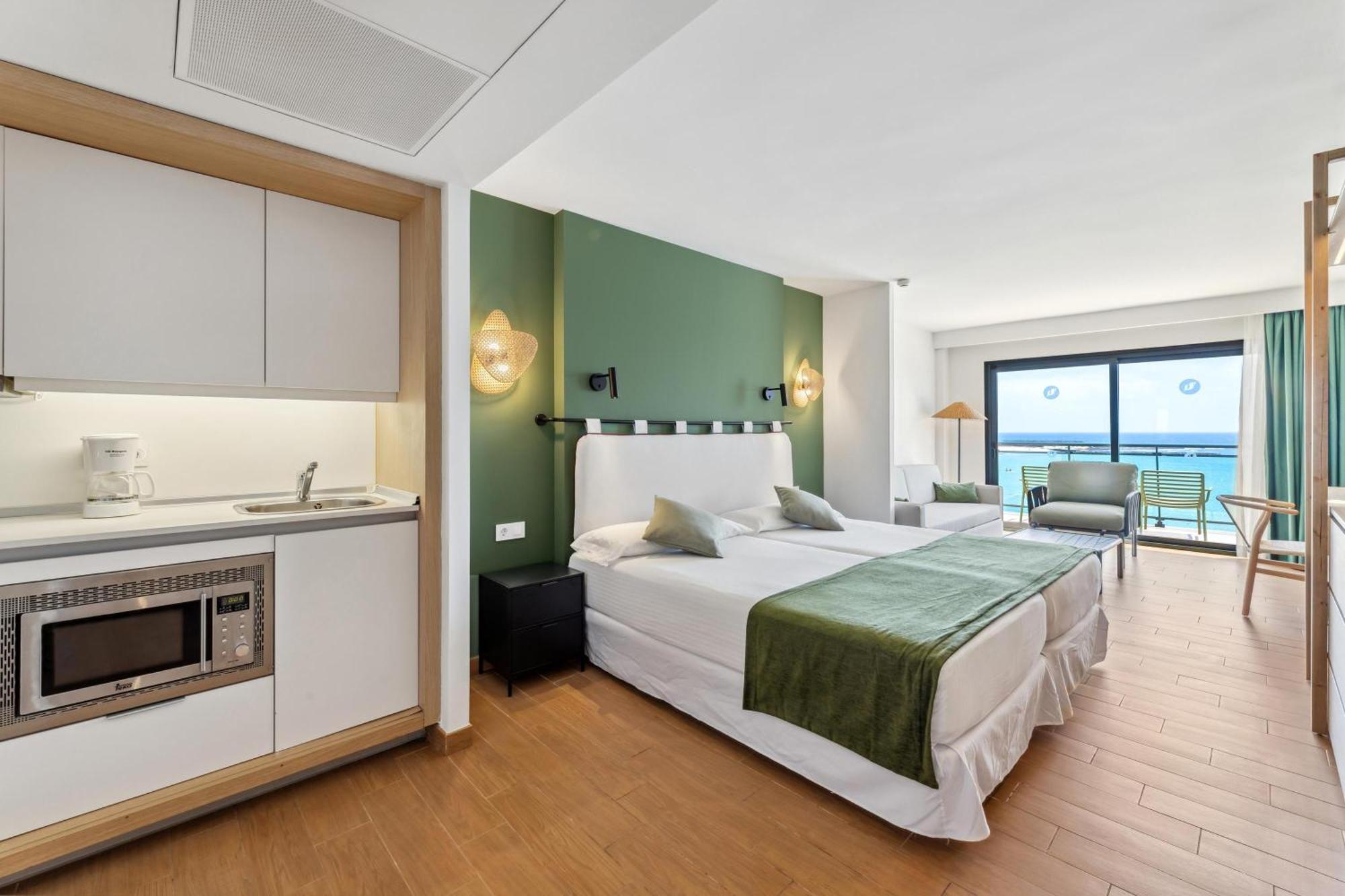 Habitación Cuádruple con vistas al mar