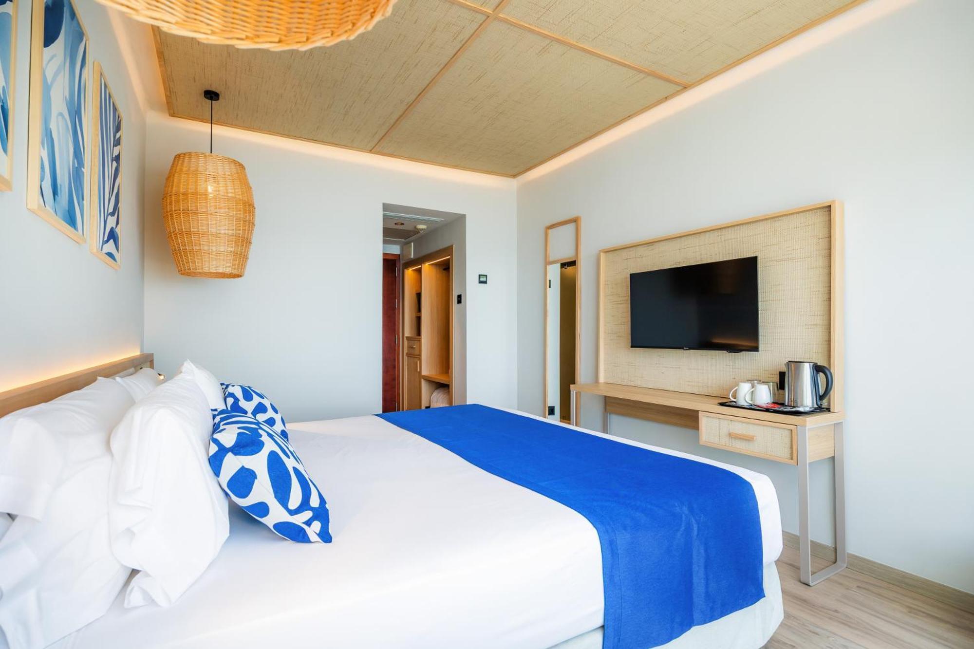 Double or Twin Room with Sea View,1686458861:JPEG