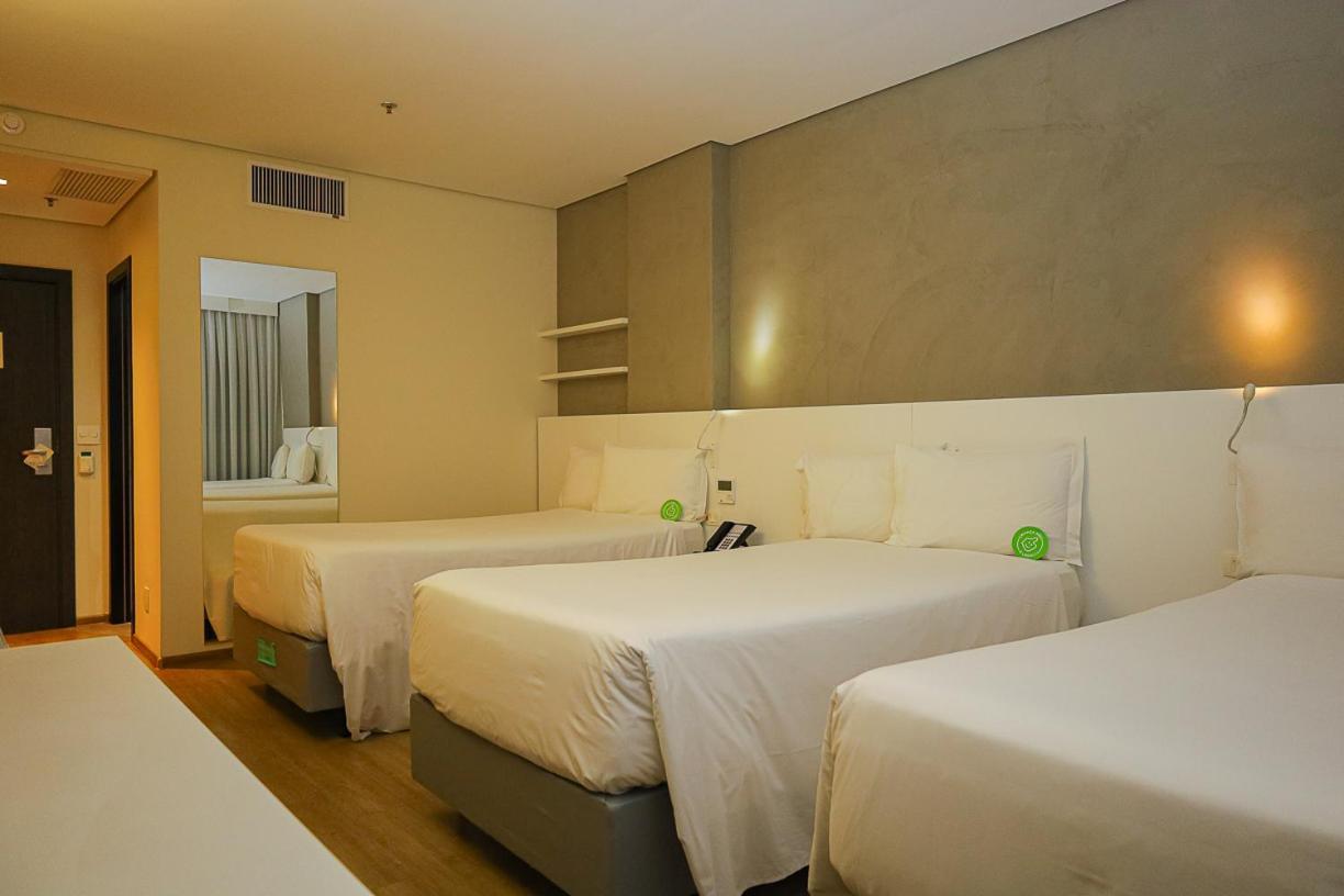 Quarto Triplo Superior com 3 Camas de Solteiro