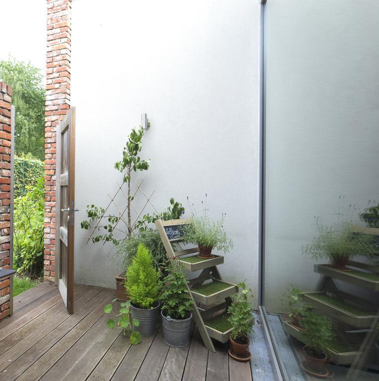 Tweepersoonskamer met douche en terras