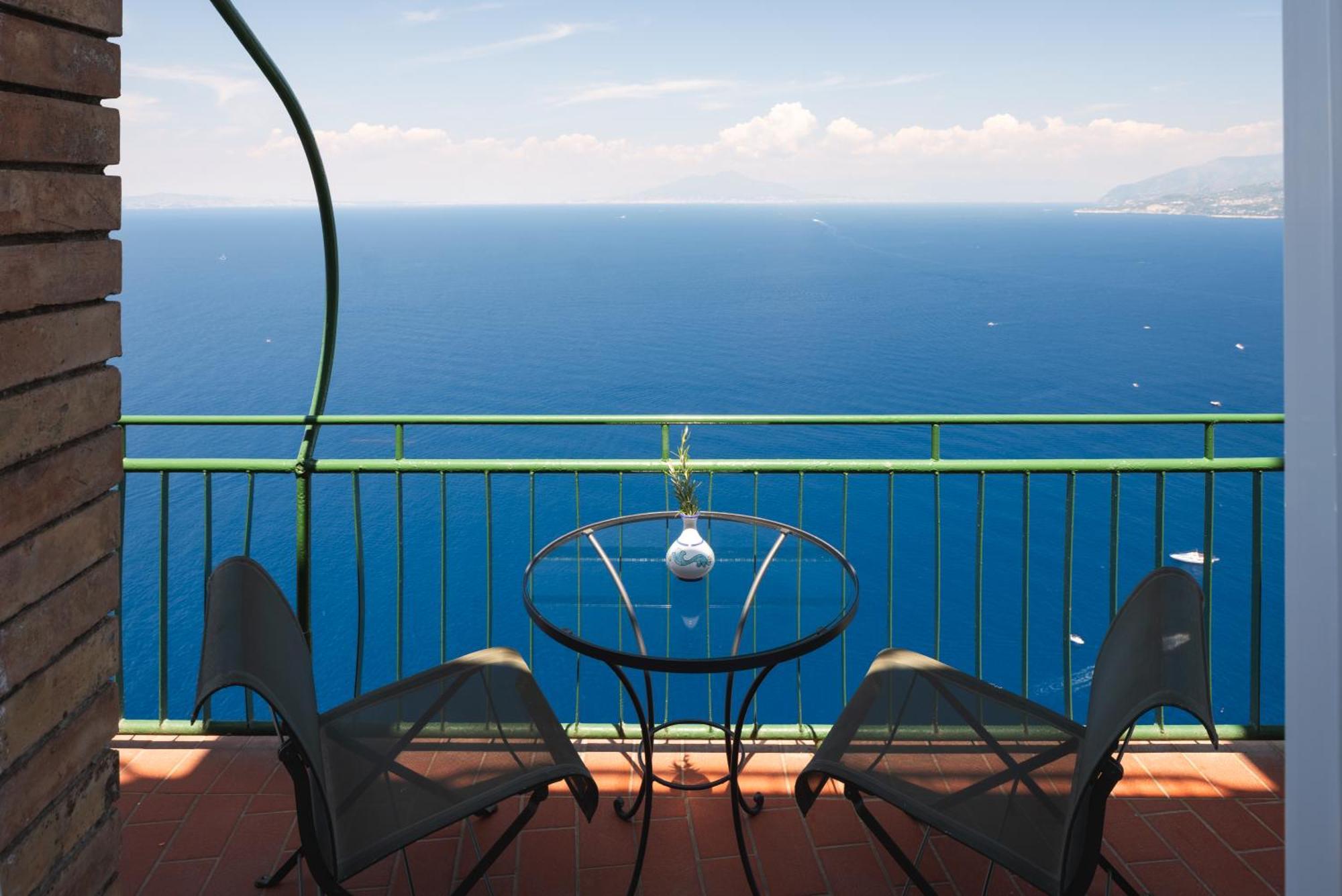 Suite with Terrace and Sea View