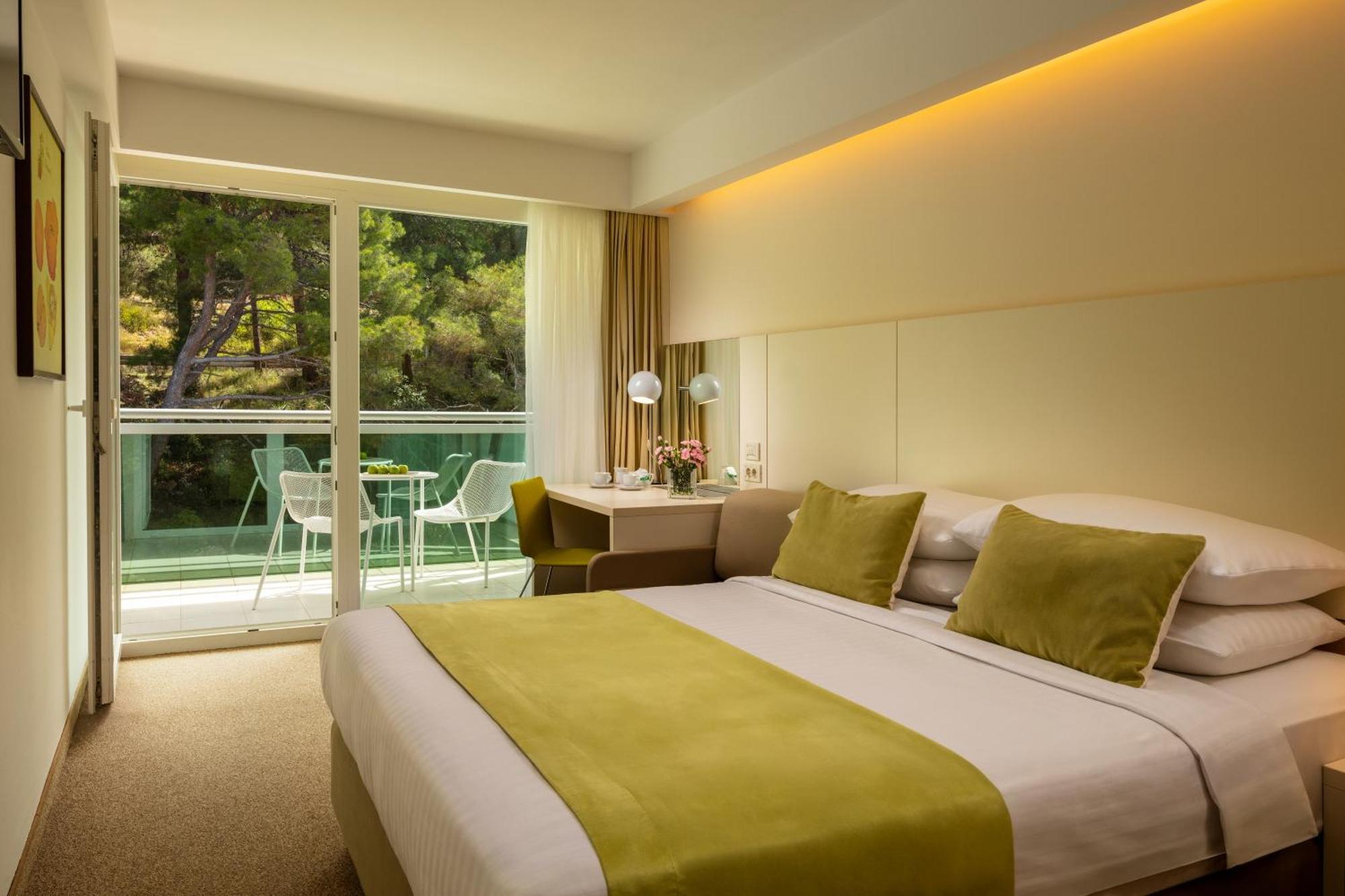 Standard Doppelzimmer mit Zustellbett und Balkon