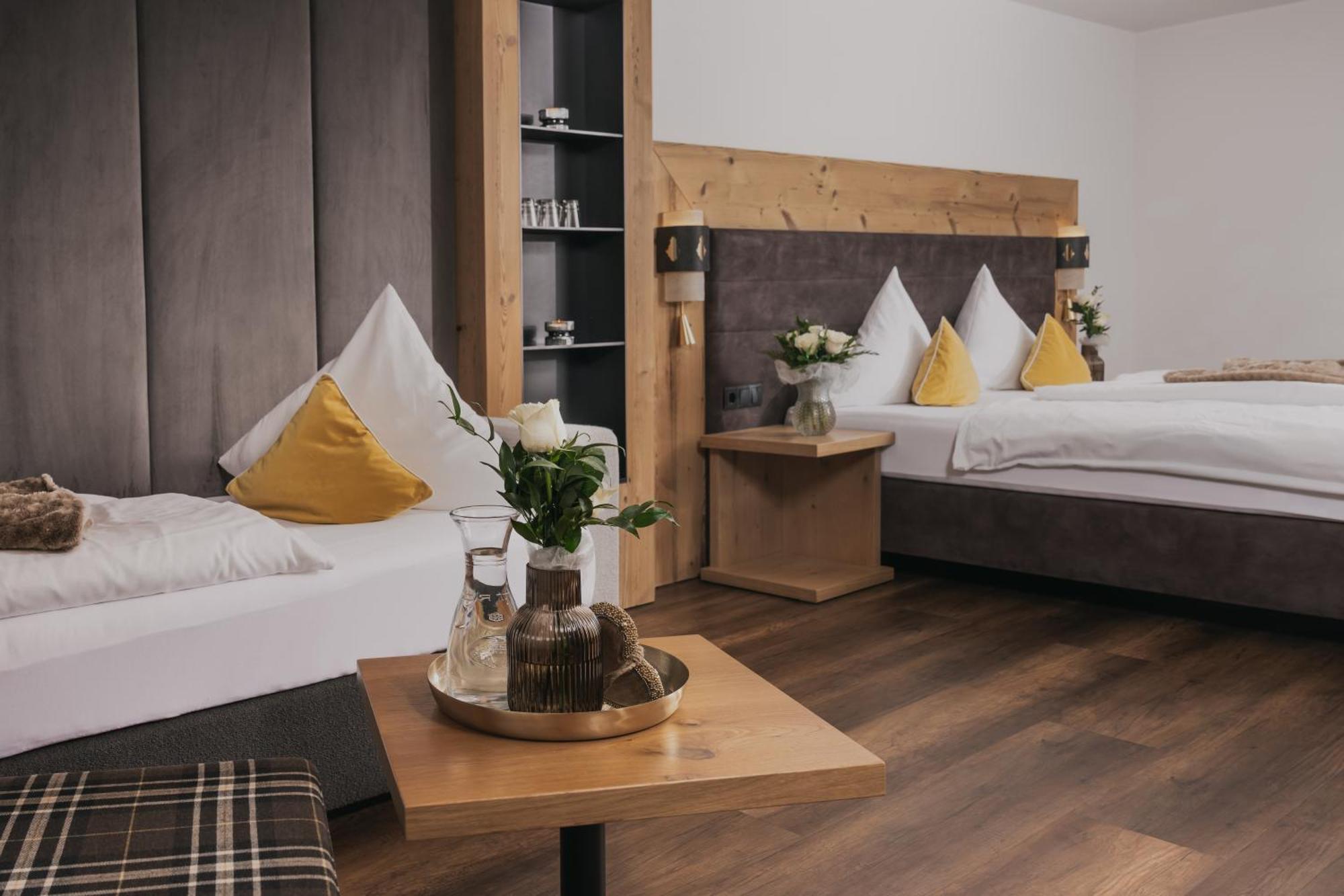 Dreibettzimmer mit Balkon