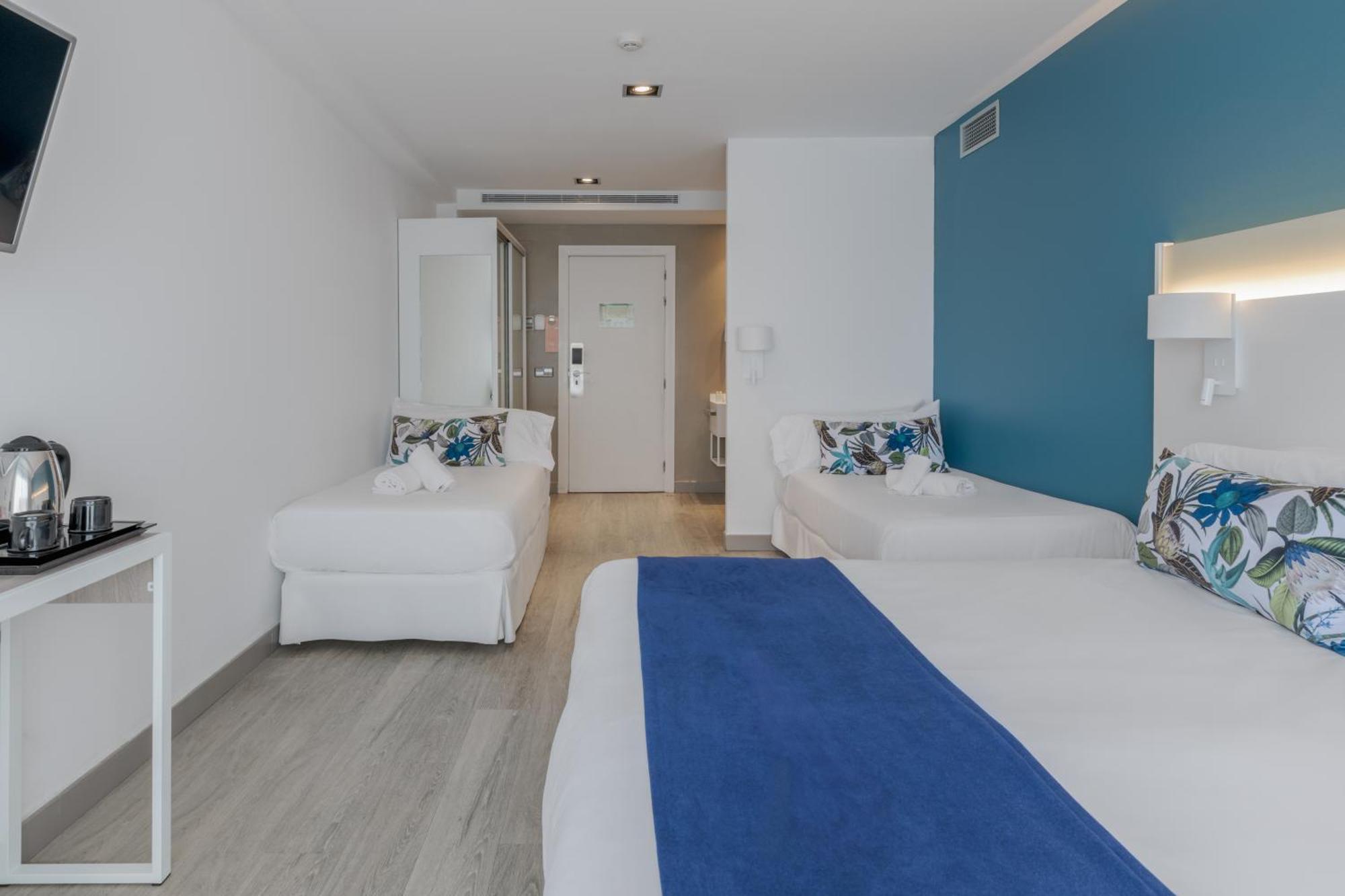Habitación Cuádruple Confort con balcón