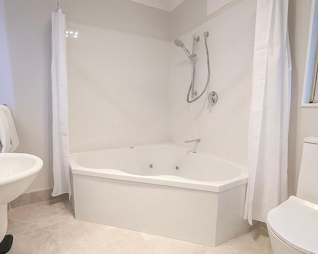 Deluxe Studio mit Badewanne