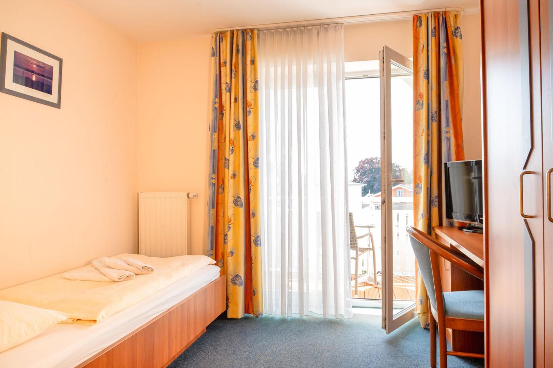 Einzelzimmer mit Balkon