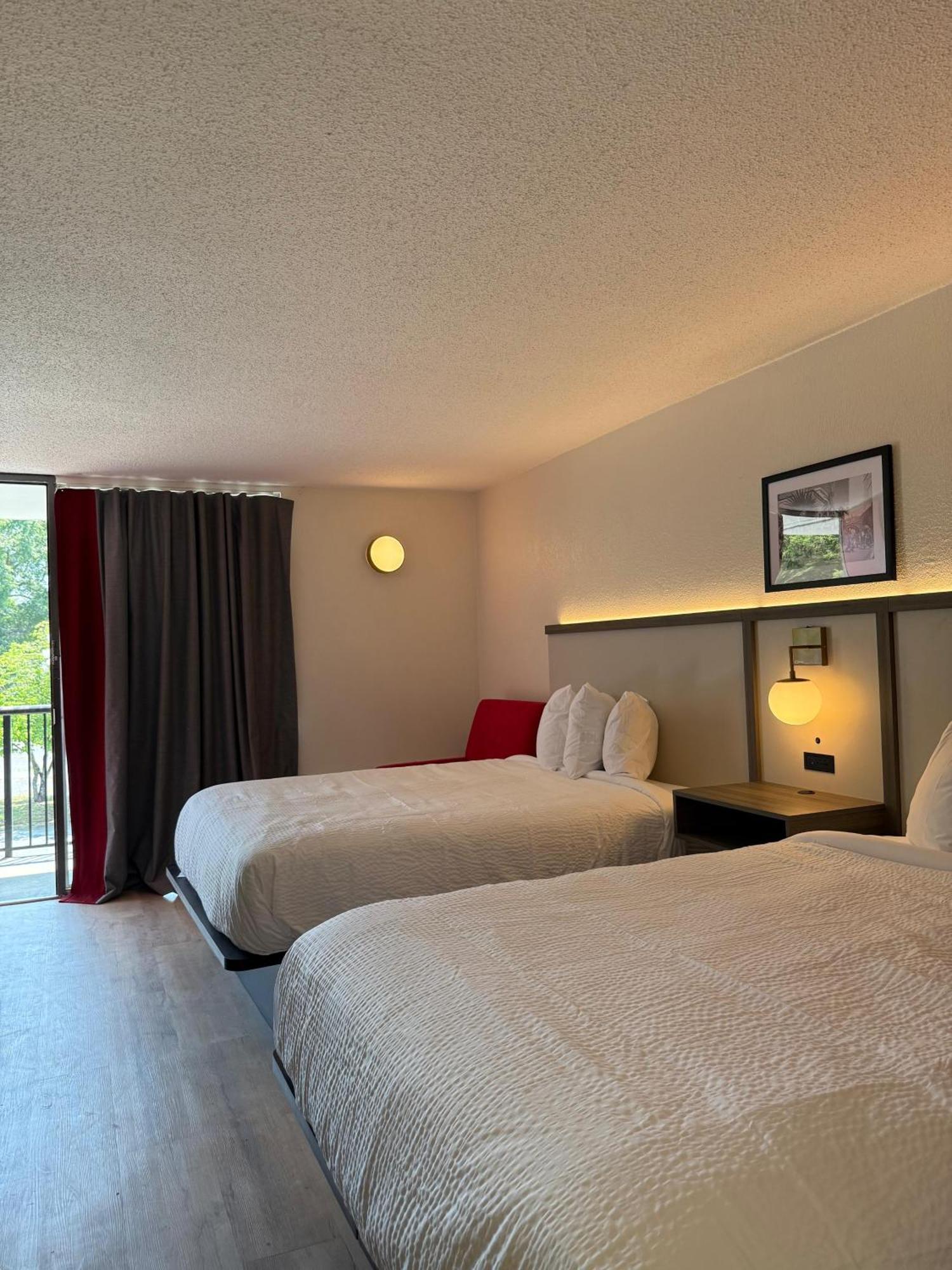 Double Room with Two Double Beds - Non-Smoking