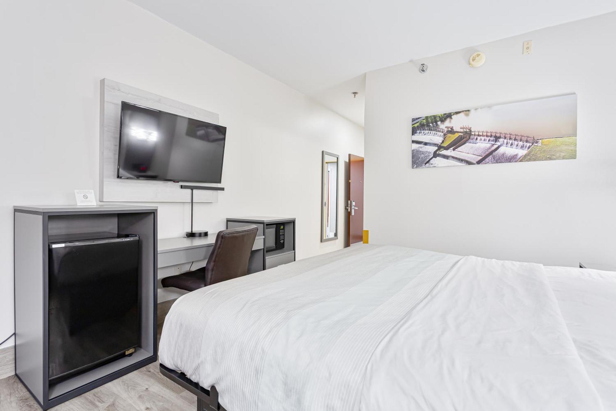 King Room - Accessible/Non-Smoking