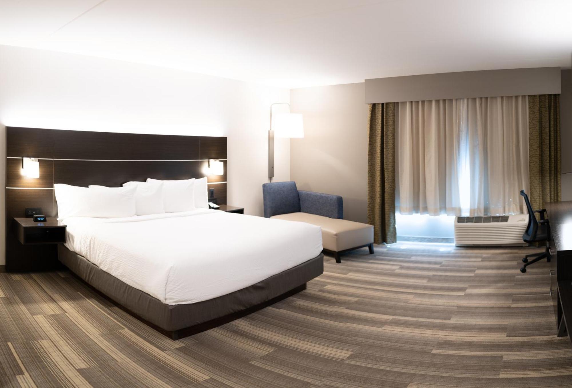 King Room - Hearing Accessible